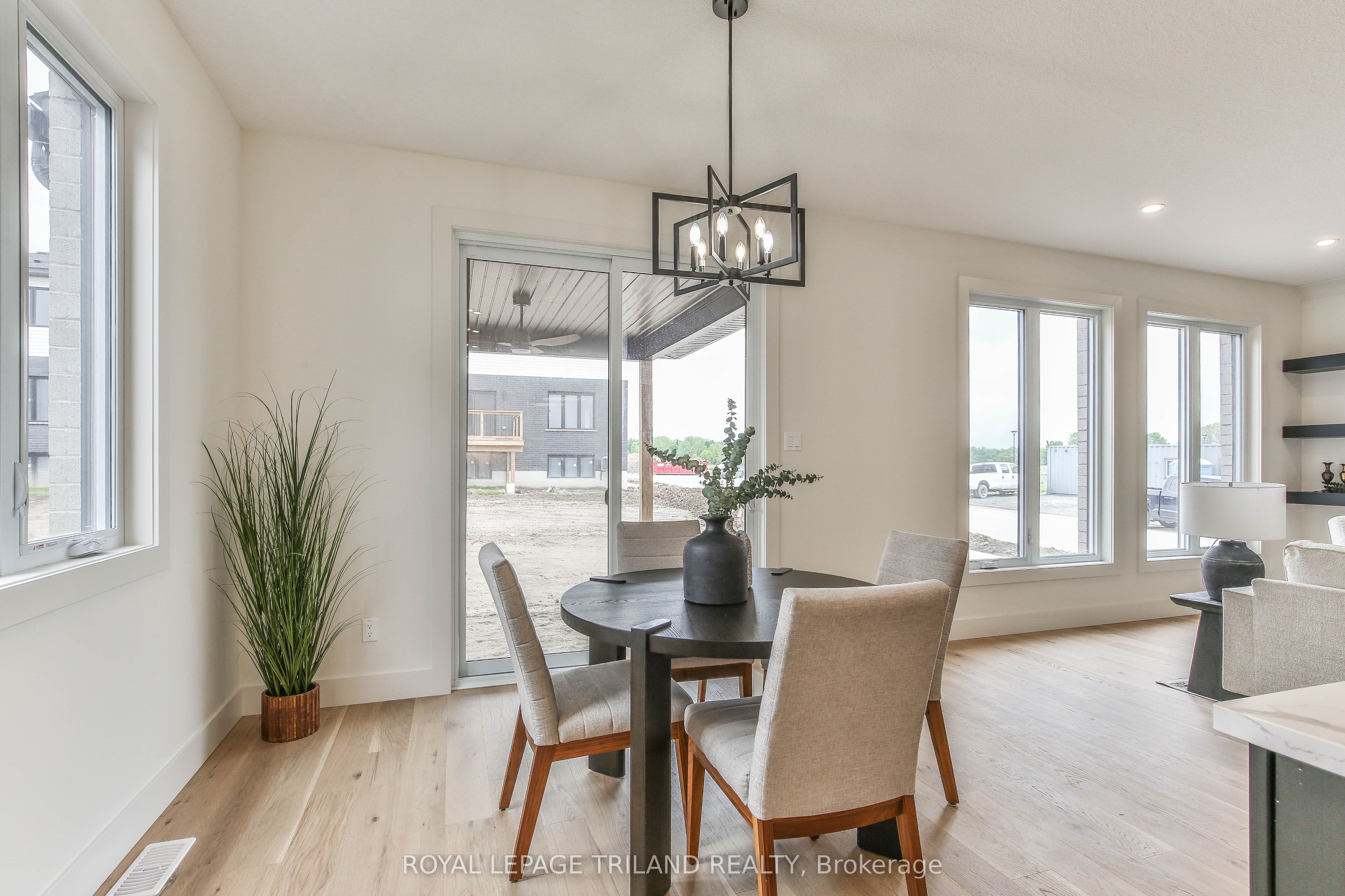 6484 Heathwoods Avenue Property Photo 15