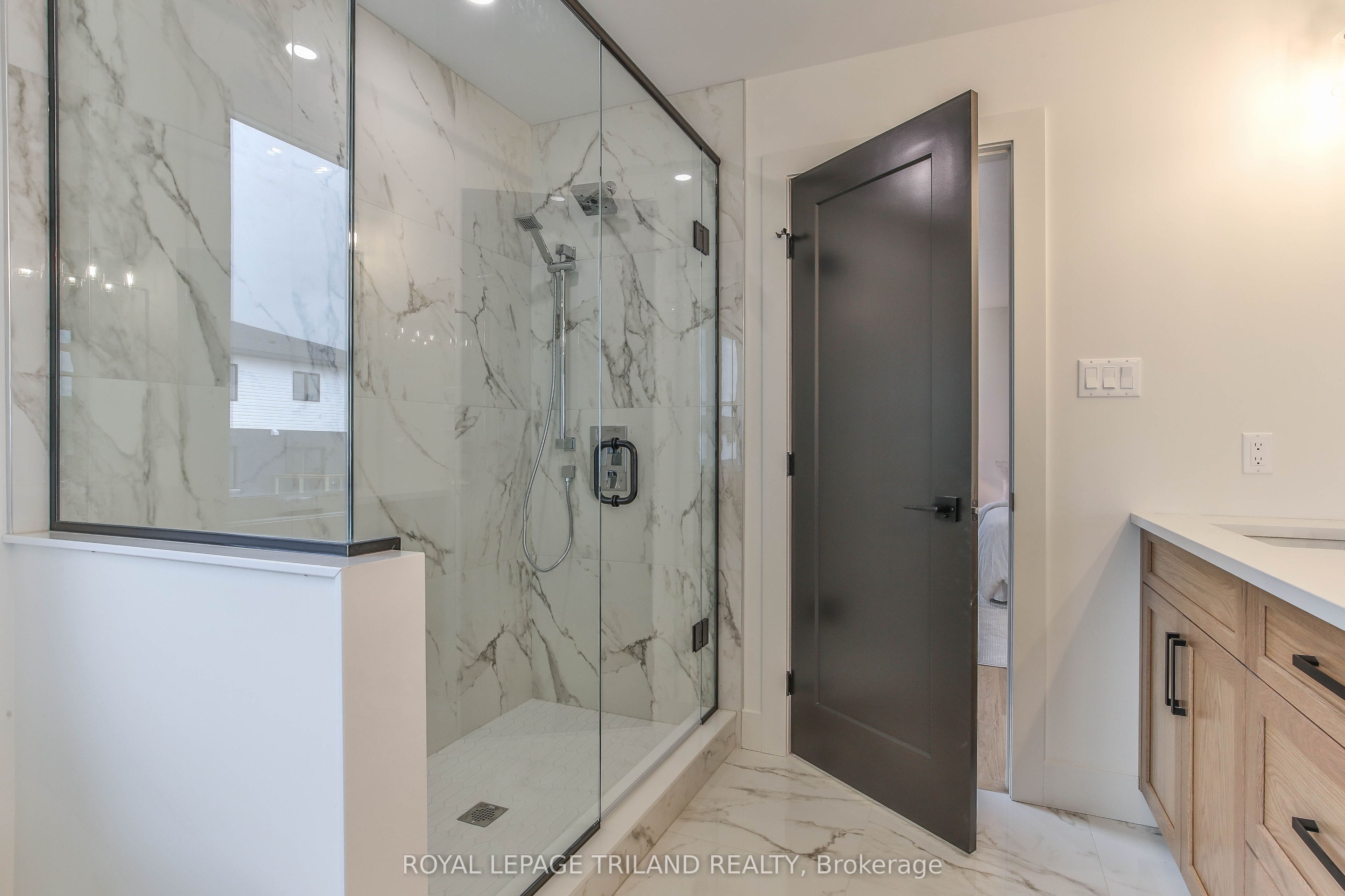 6484 Heathwoods Avenue Property Photo 35