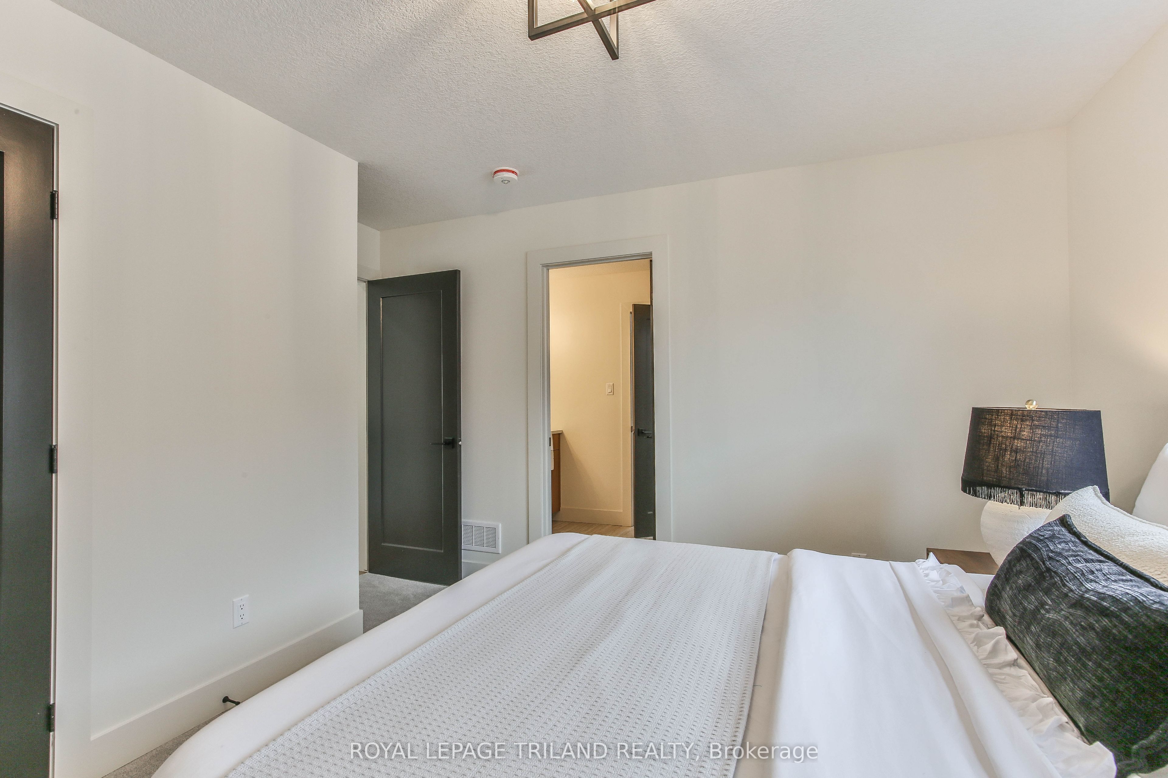 6484 Heathwoods Avenue Property Photo 38