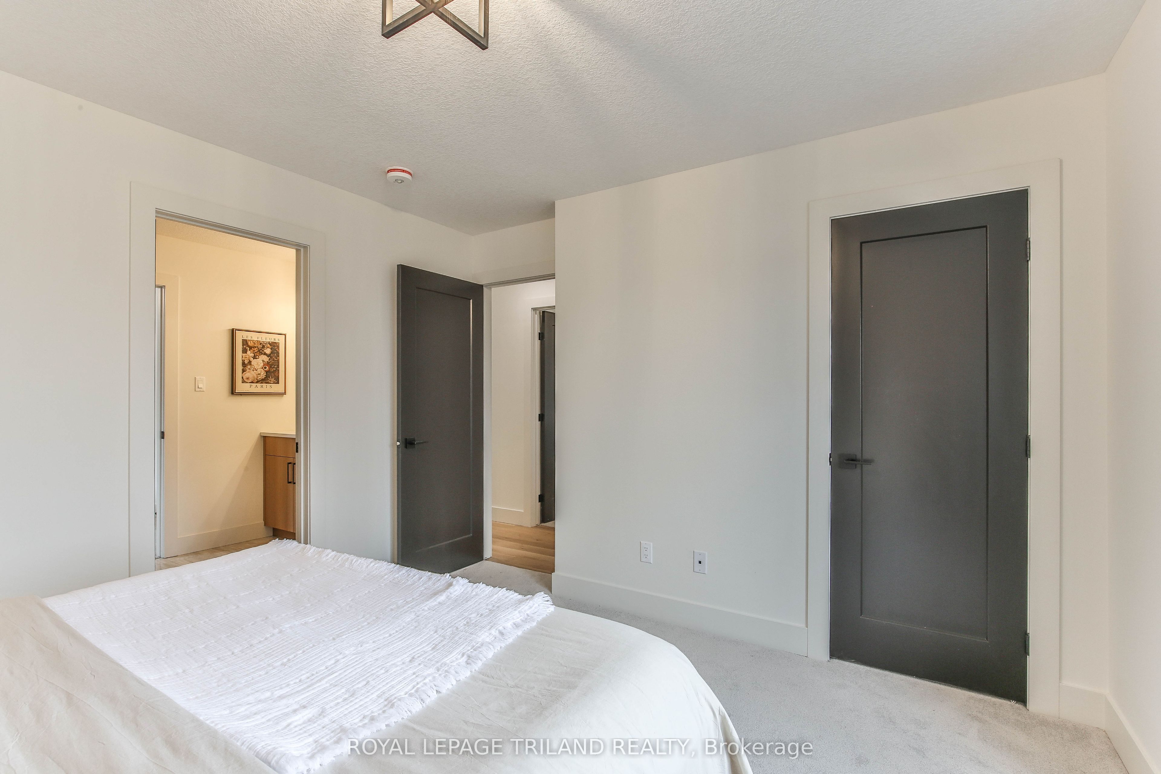 6484 Heathwoods Avenue Property Photo 43