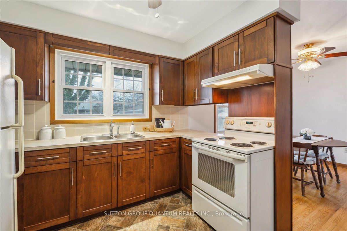 297 Lakeshore Road Property Photo 14