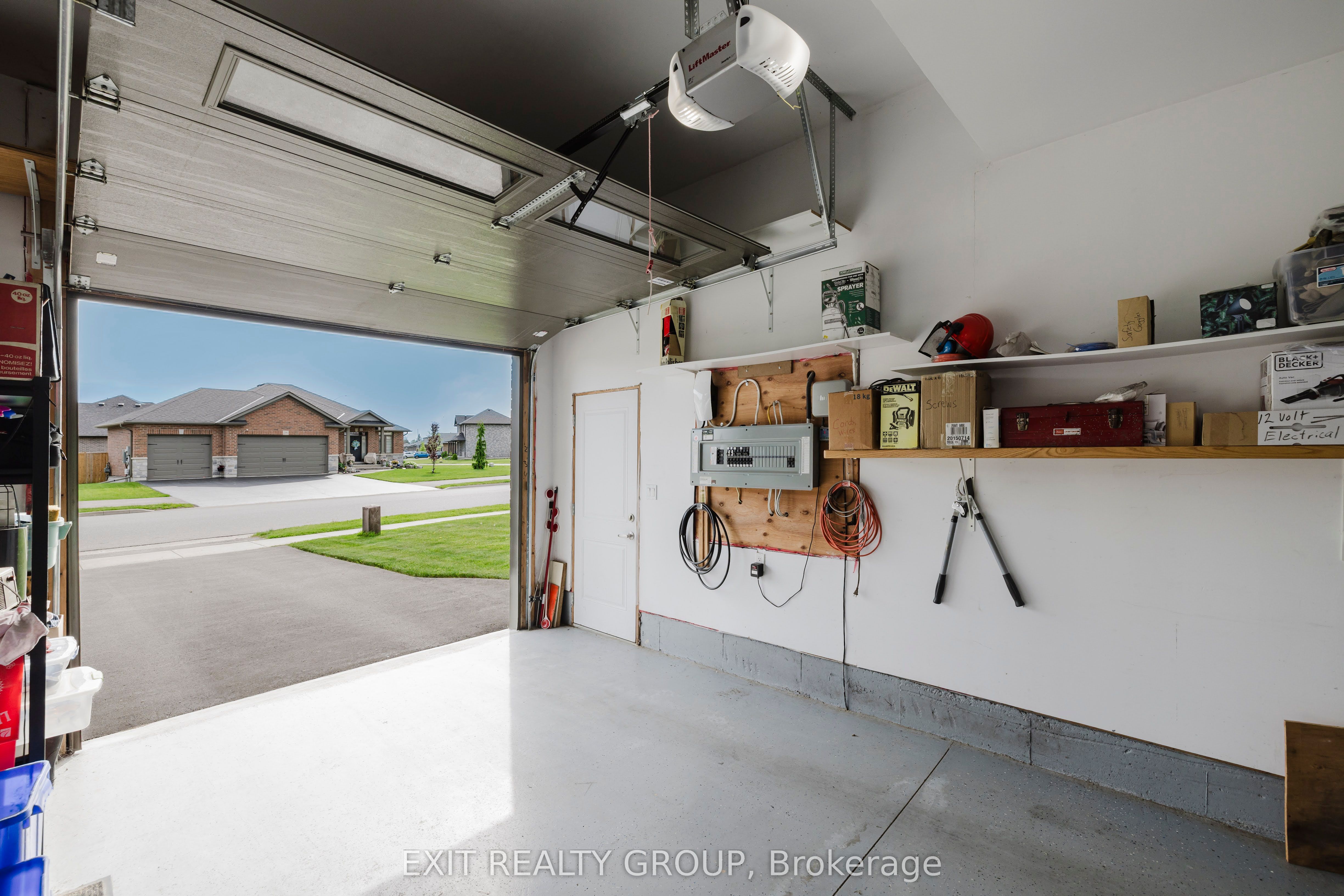 53 Hampton Ridge Drive Property Photo 28