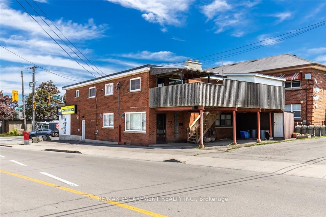 2340 King St E Property Photo 49