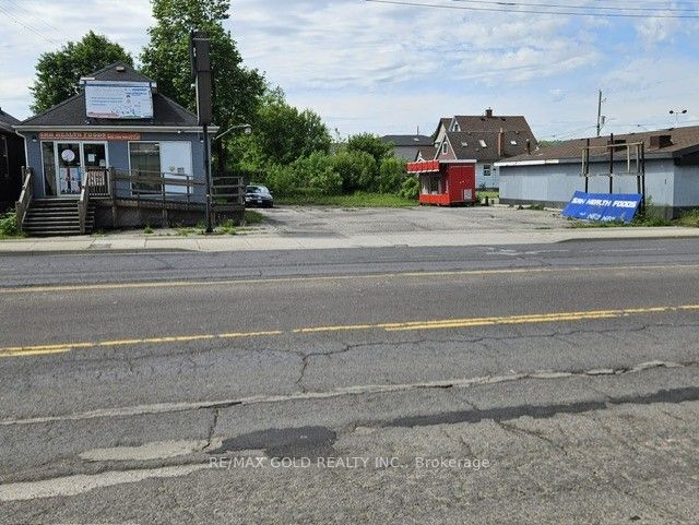 1230 Barton Street E Property Photo 4
