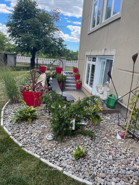 #103 - 145 Farley Avenue Property Photo 28