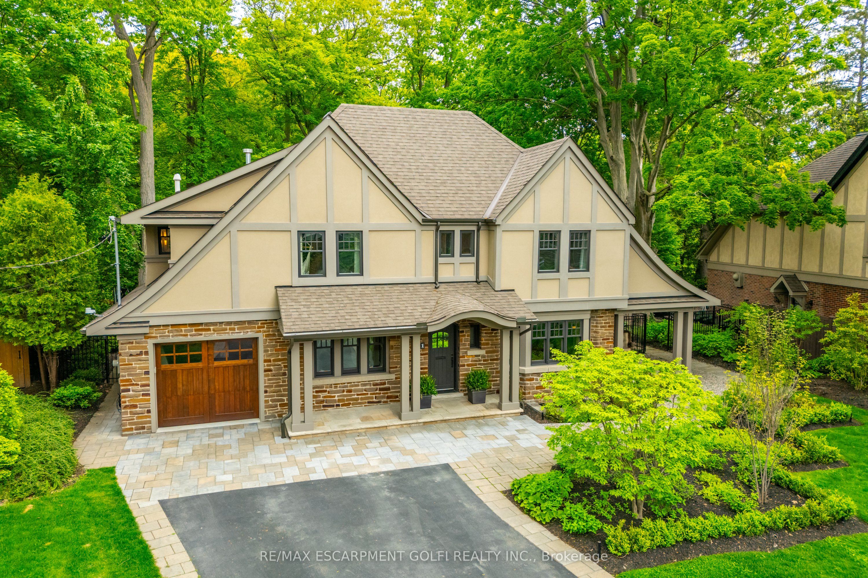 61 Oak Knoll Dr Property Photo 1