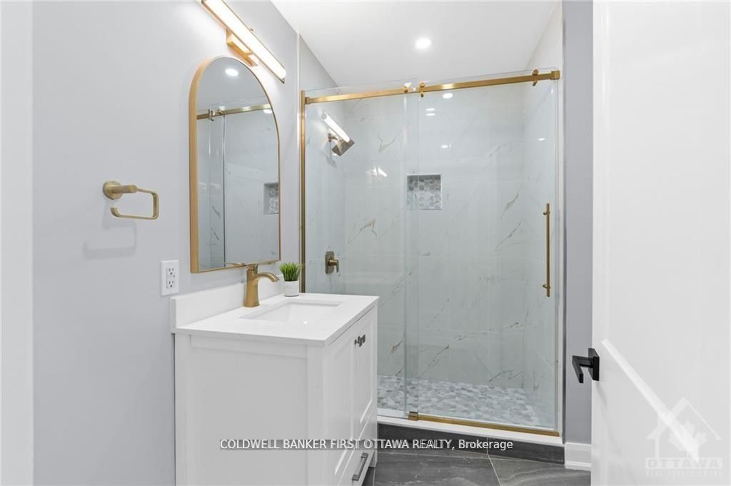 214 Island Park Drive Property Photo 12