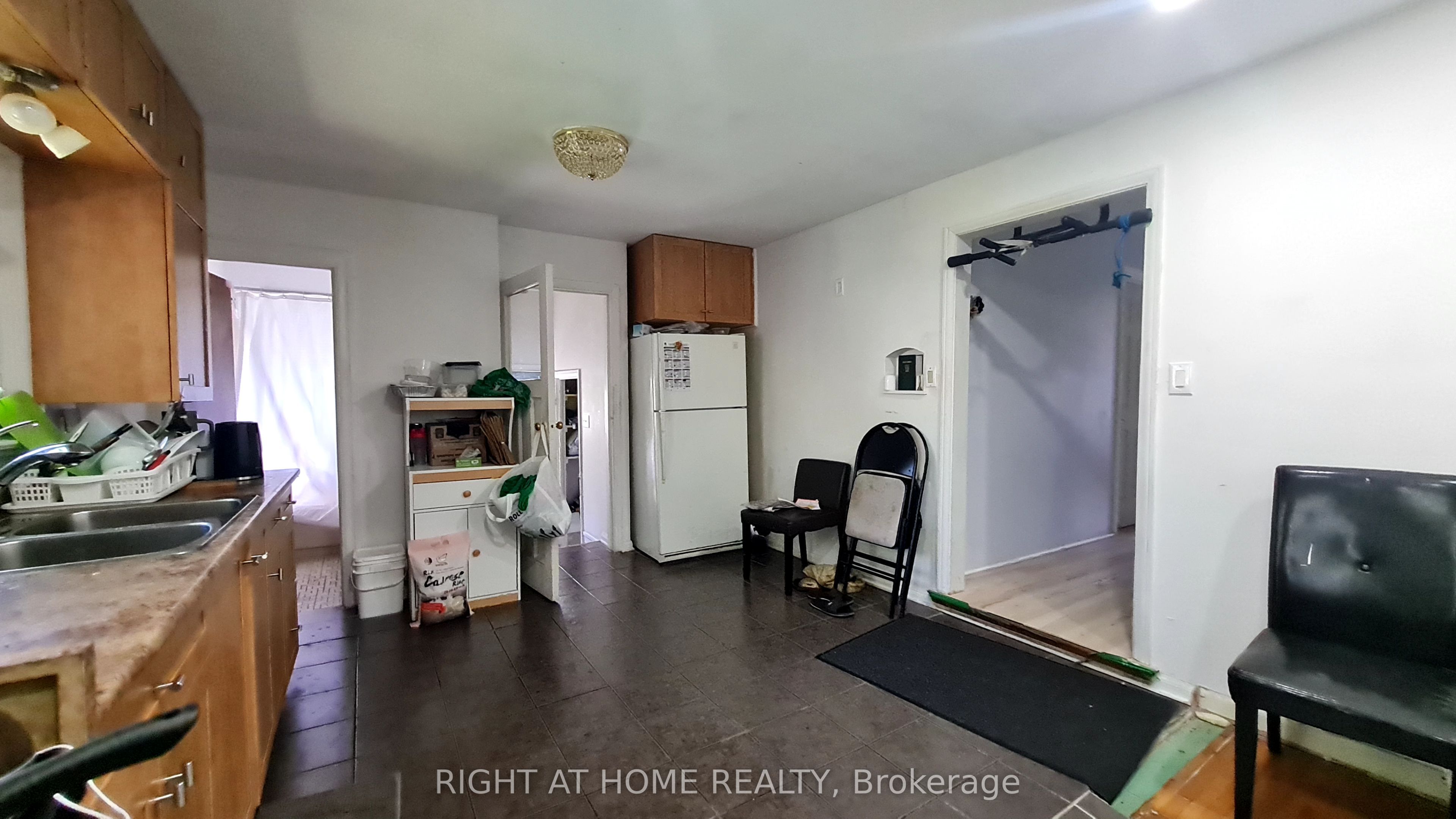 310 Grey Street Property Photo 3