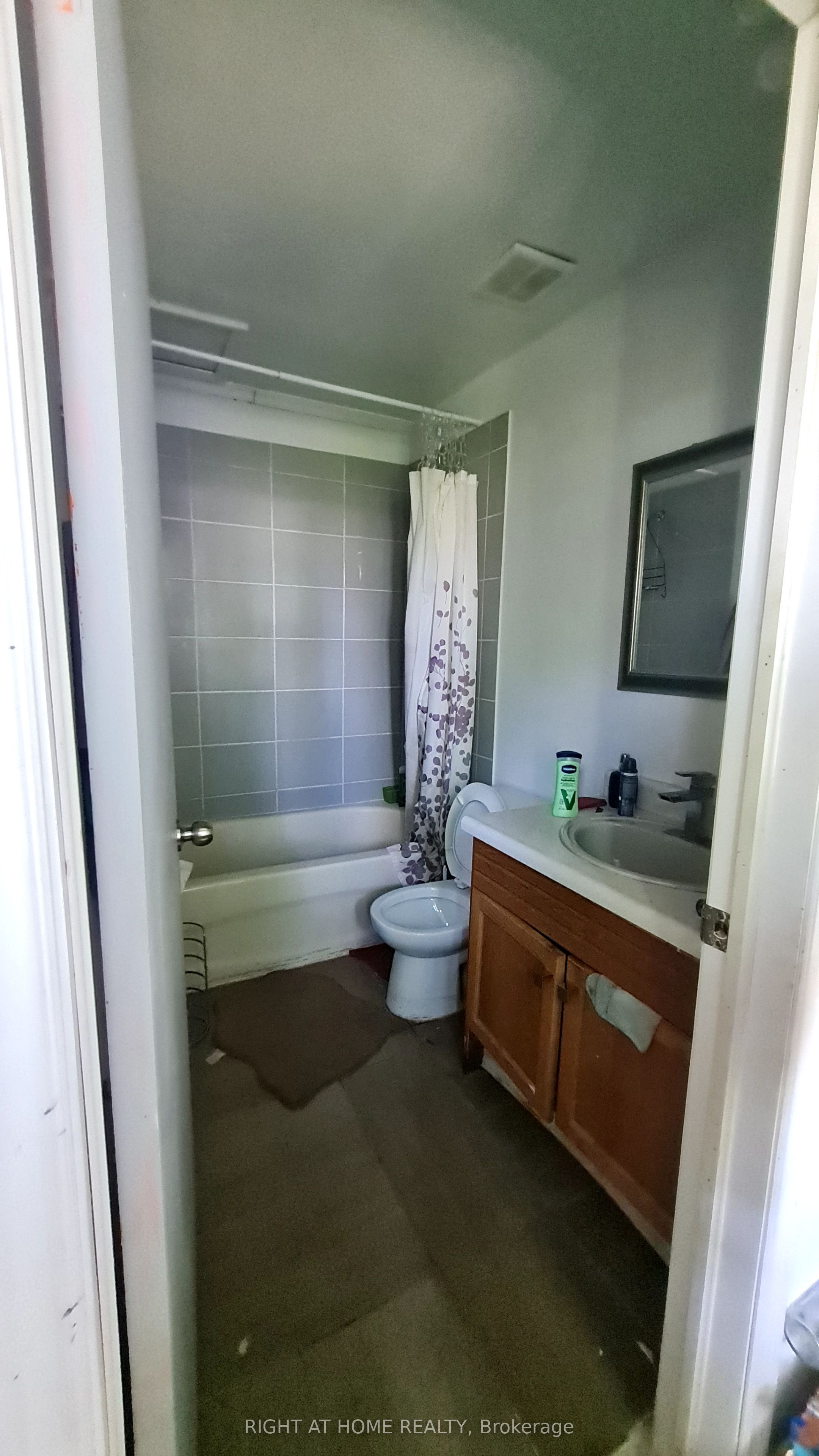 310 Grey Street Property Photo 4