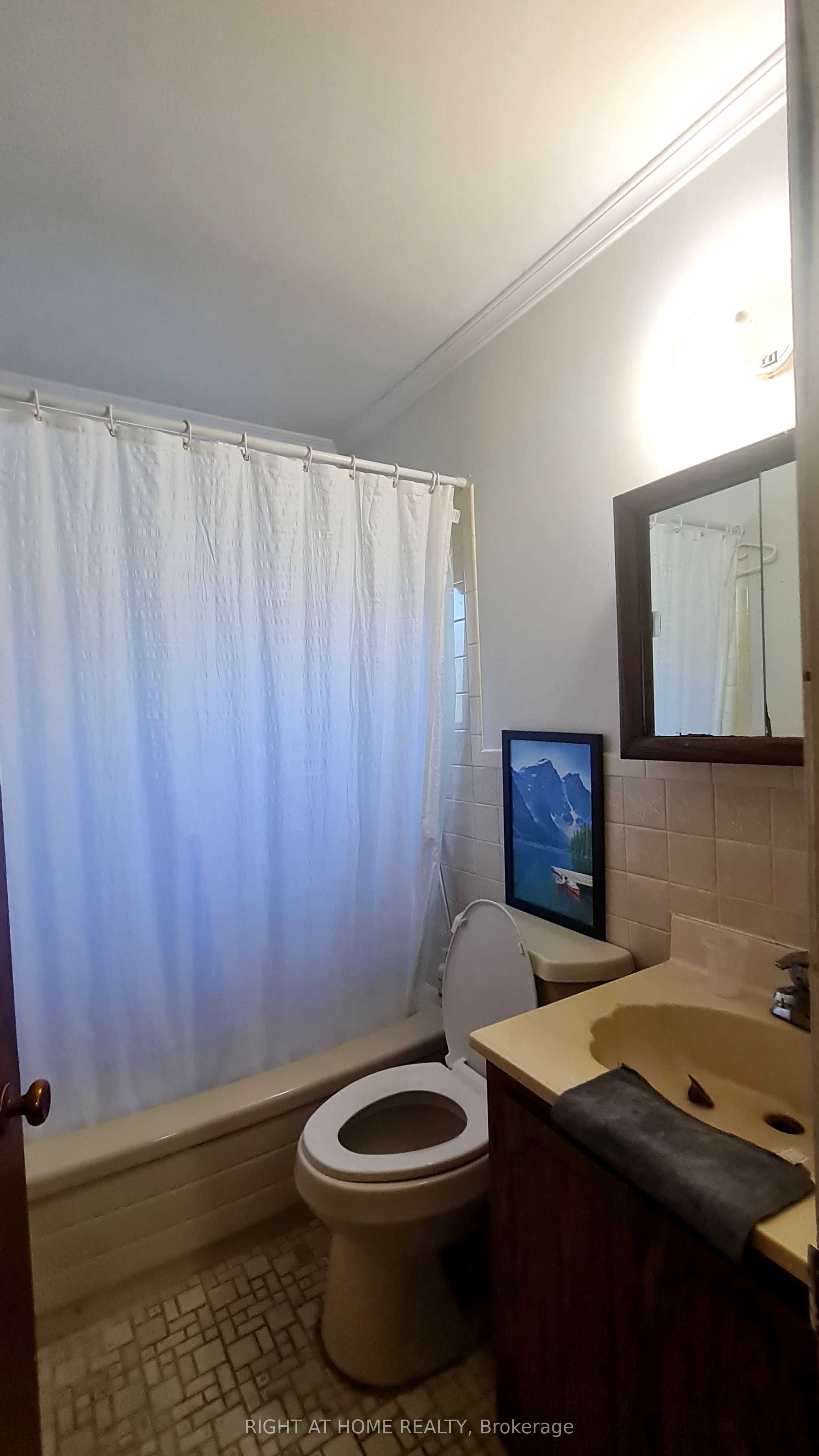310 Grey Street Property Photo 7