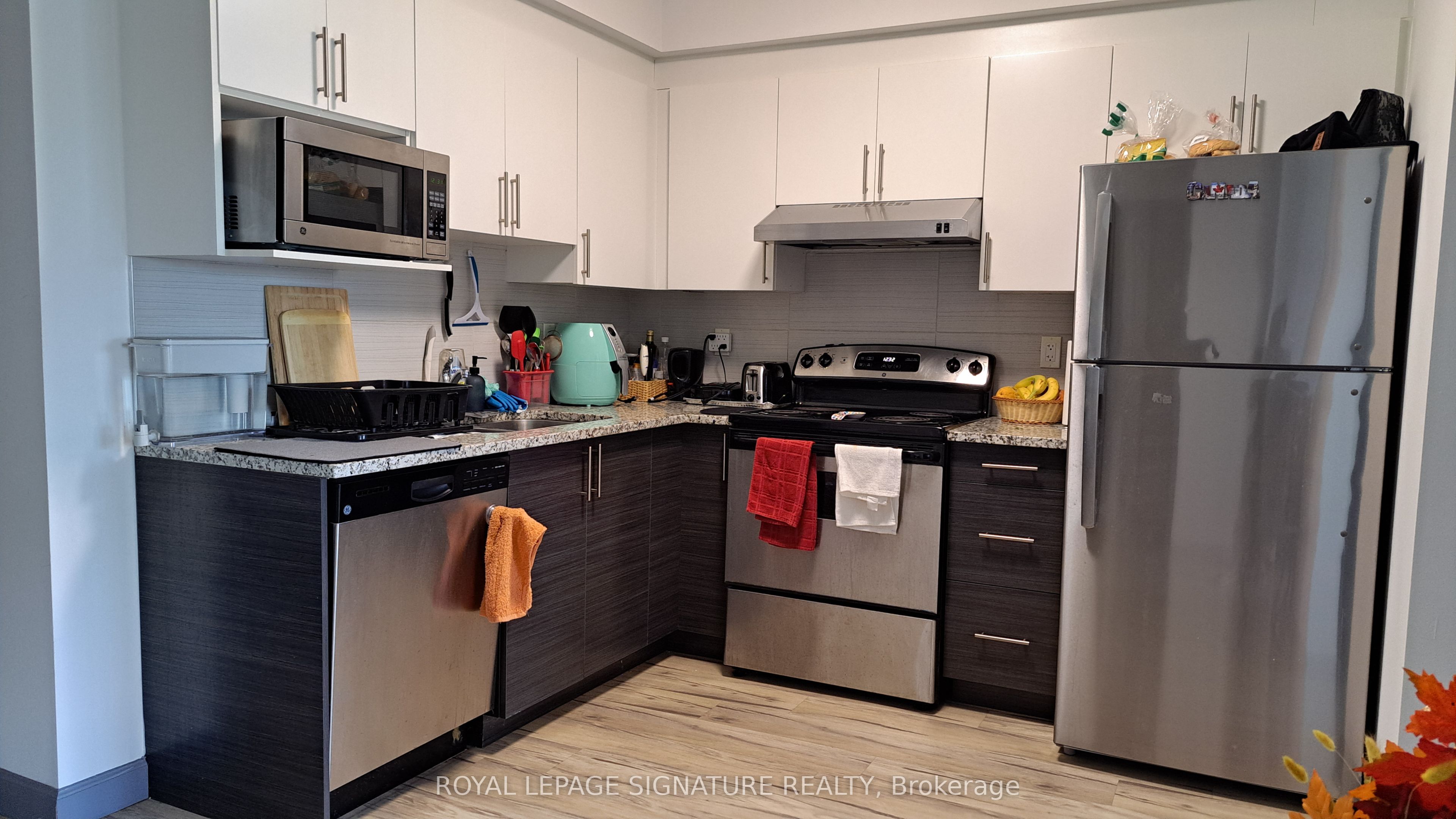 #282 - 258B Sunview Street Property Photo 1