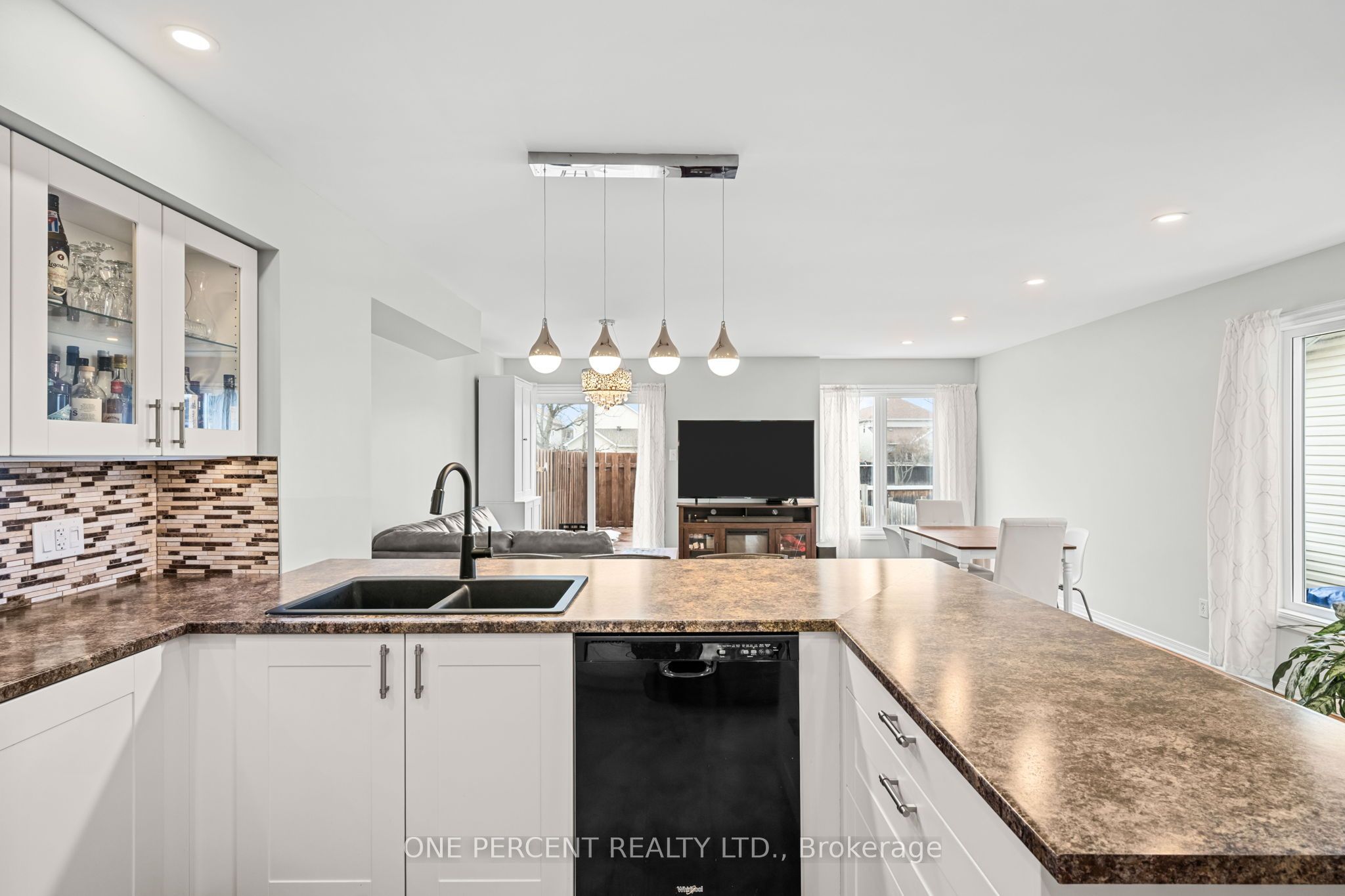 137 Topham Terrace Property Photo 12