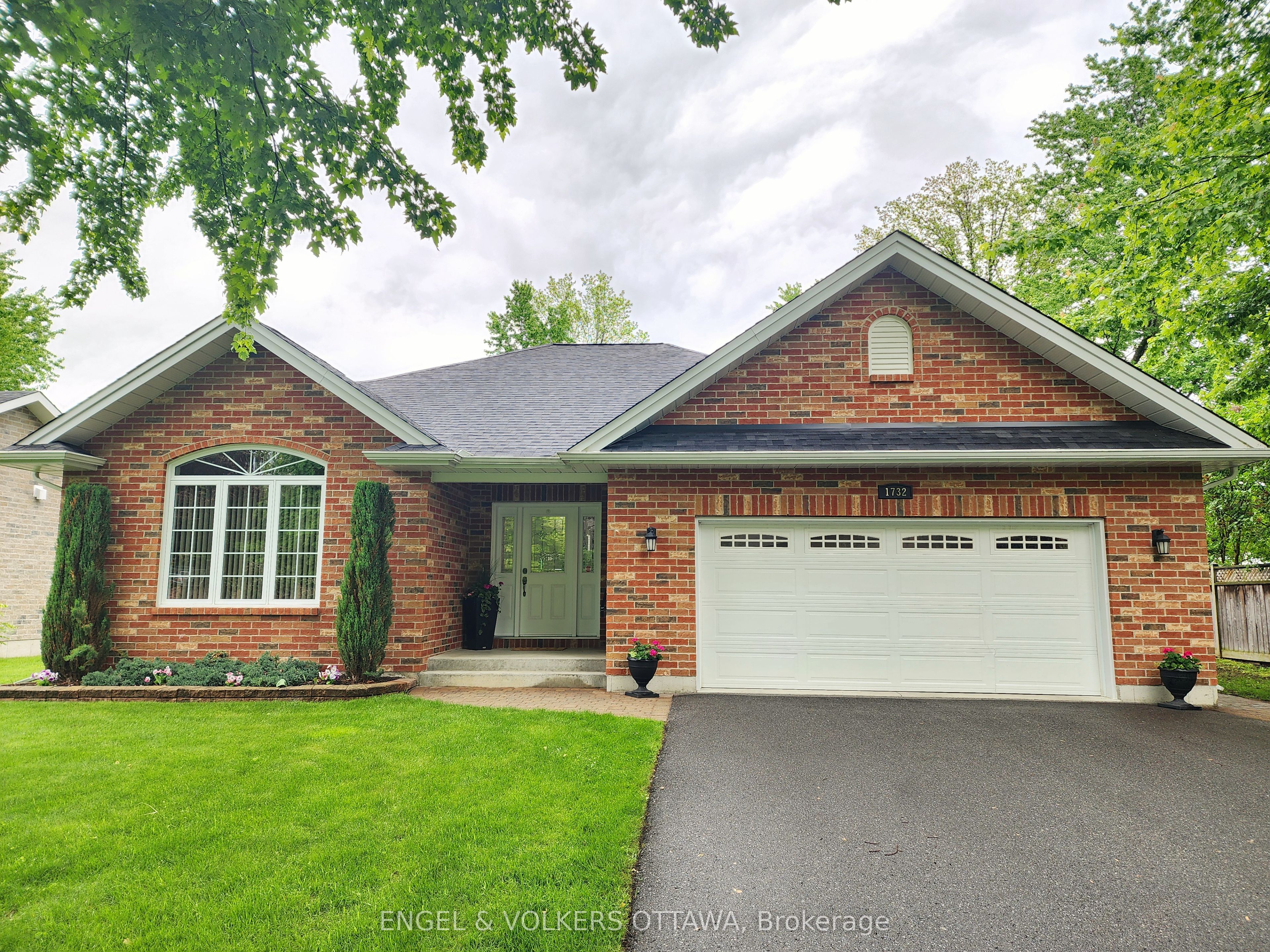 1732 Blakely Drive Property Photo 1