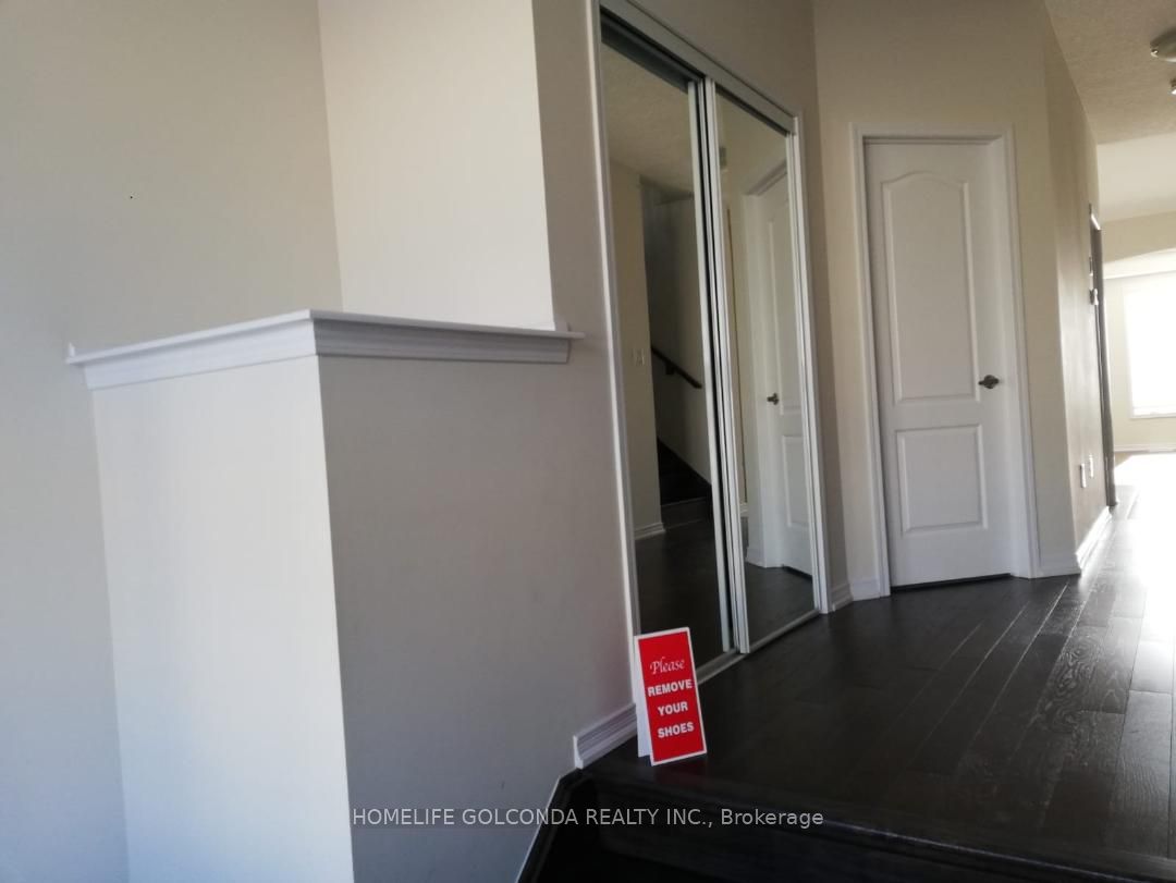 8004 Odell Crescent Property Photo 7