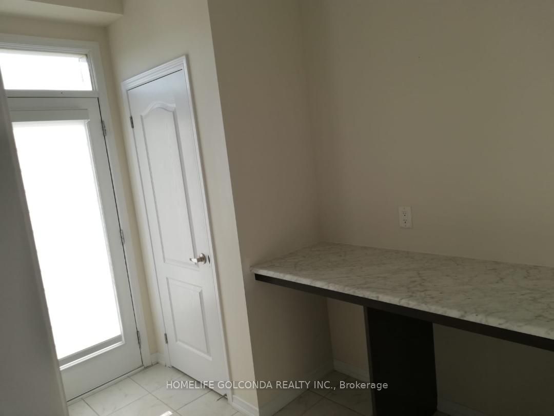 8004 Odell Crescent Property Photo 19