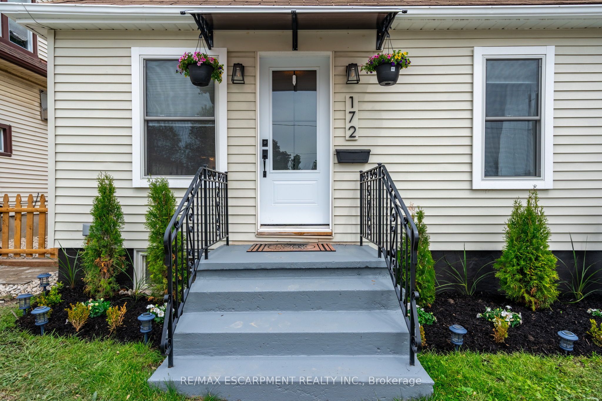 172 Pine Street Property Photo 4