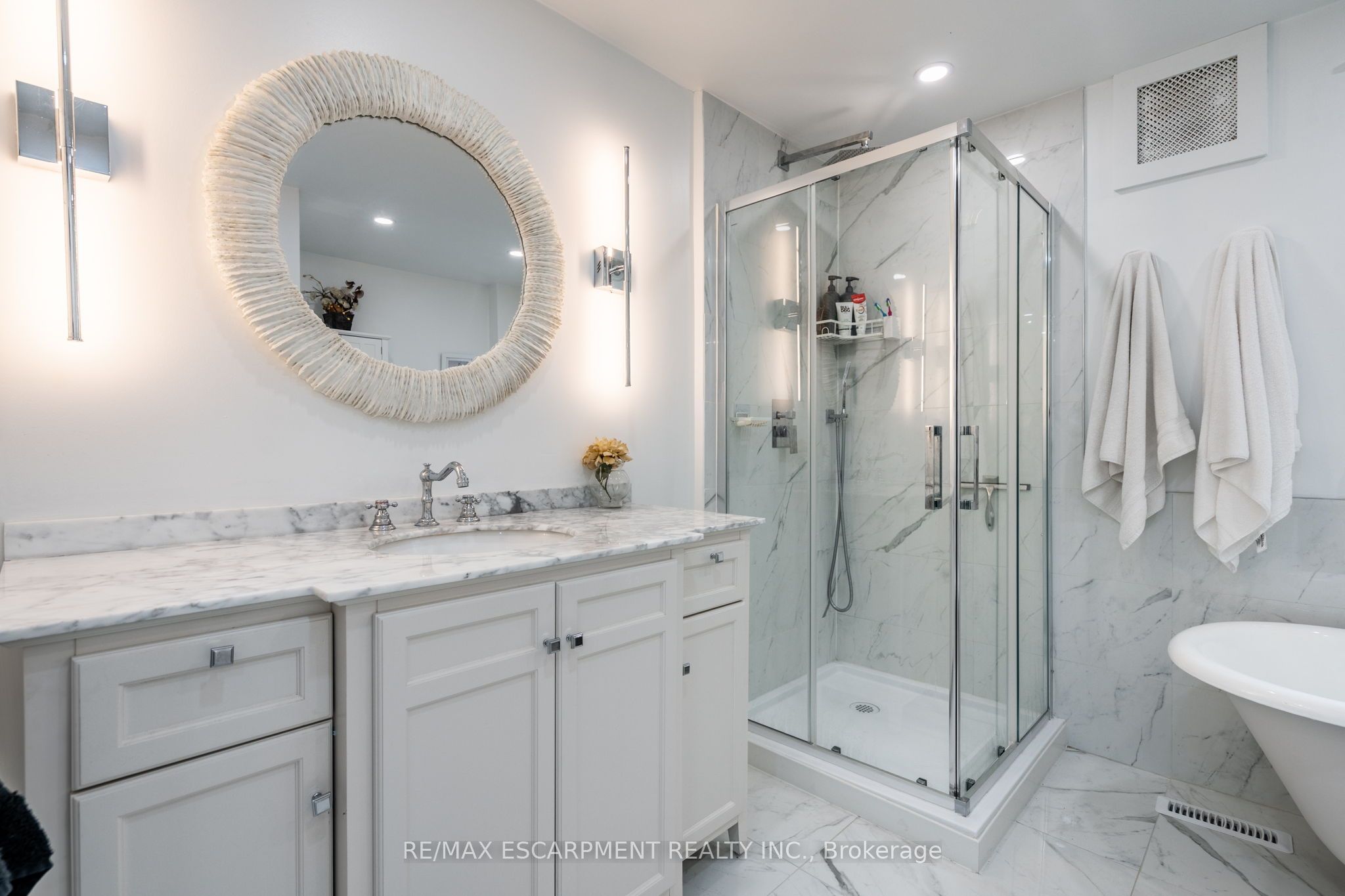 172 Pine Street Property Photo 25