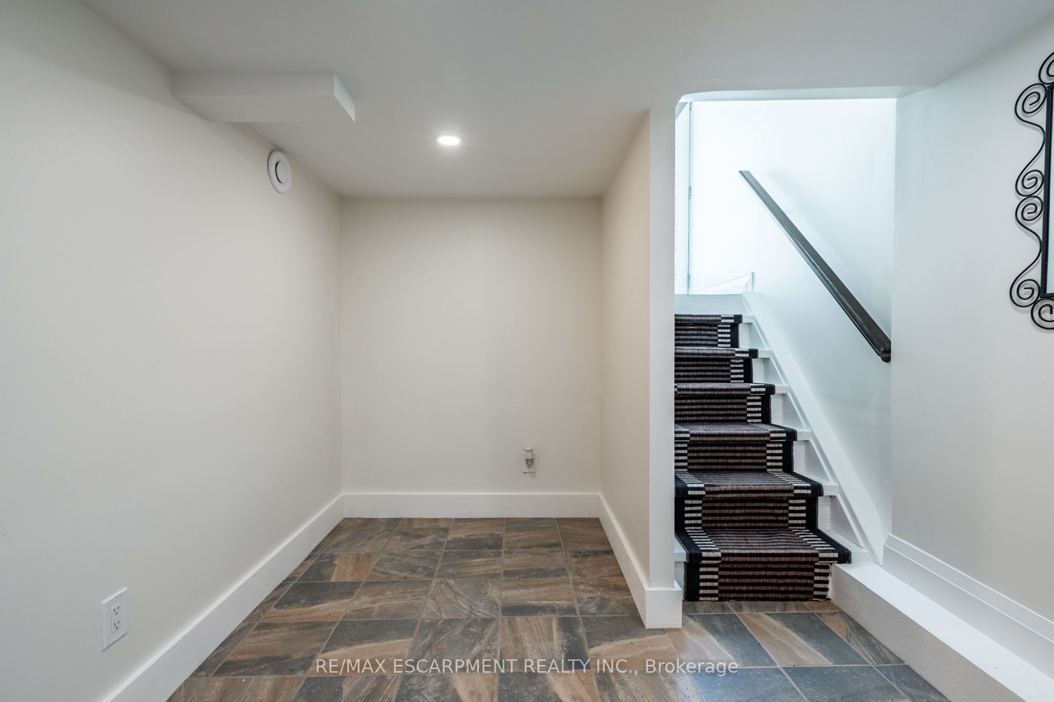 172 Pine Street Property Photo 32