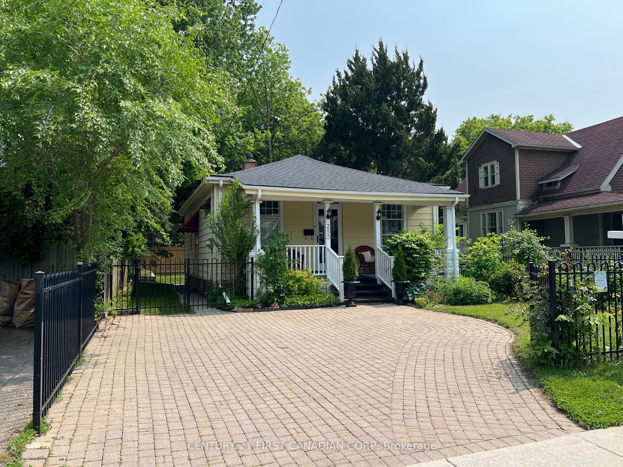 353 Cheapside Street Property Photo 2