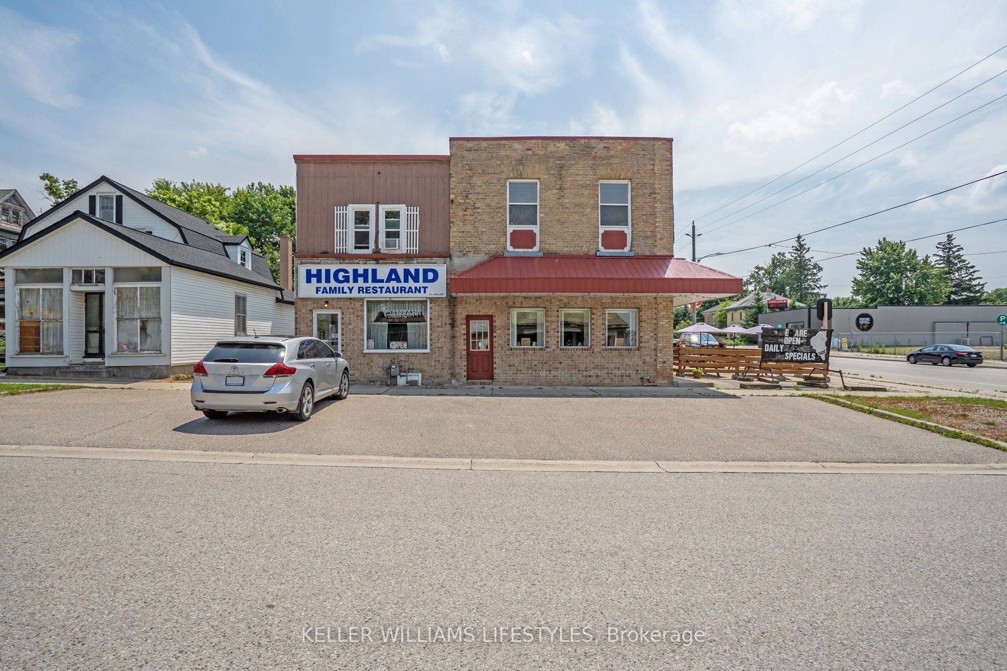 103 Commissioner St Property Photo 2