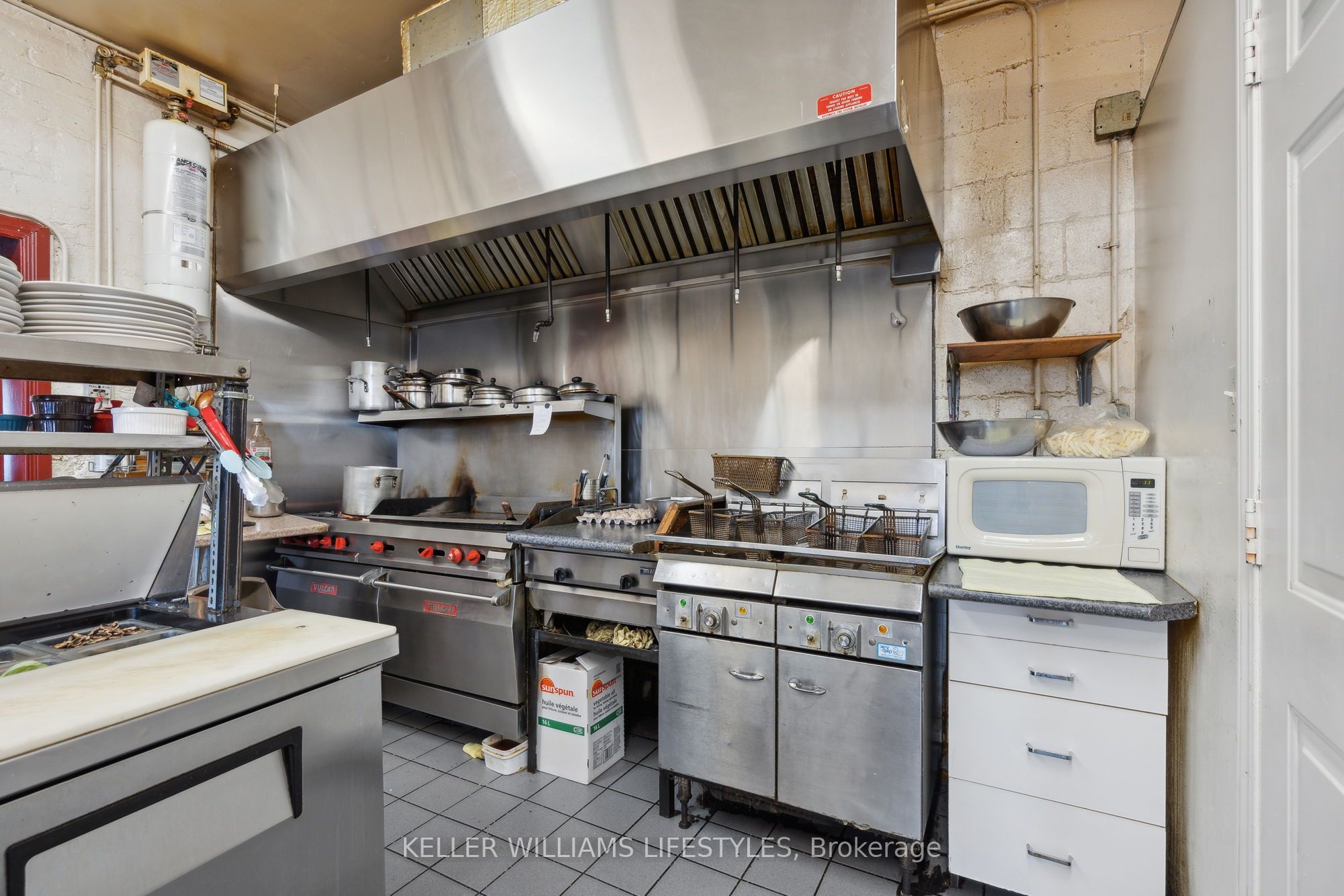 103 Commissioner St Property Photo 12