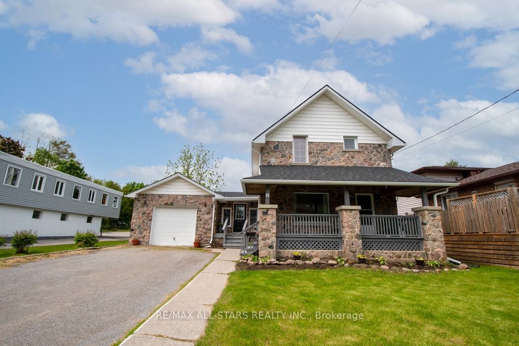 93 Adelaide Street N Property Photo 1