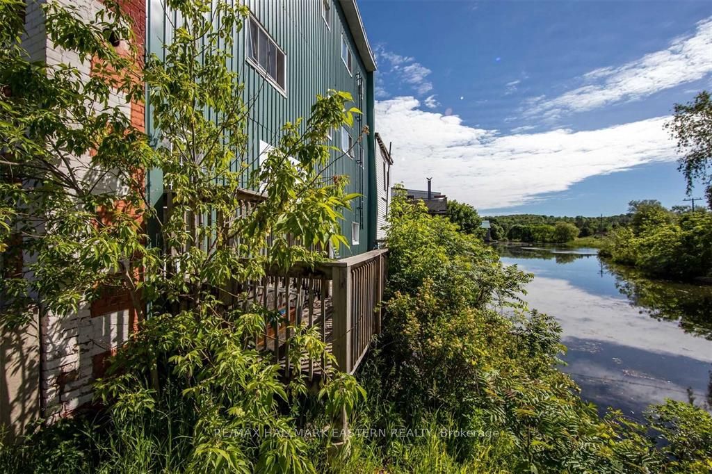 4 Front Street E 2 Property Photo 3