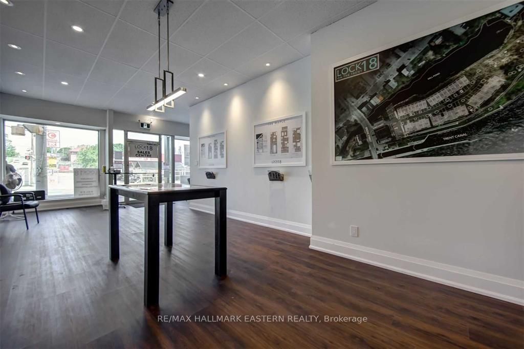 4 Front Street E 2 Property Photo 12