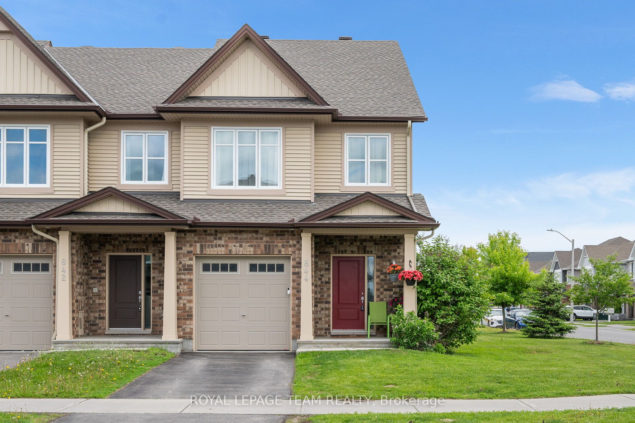 844 Cedar Creek Drive Property Photo 1