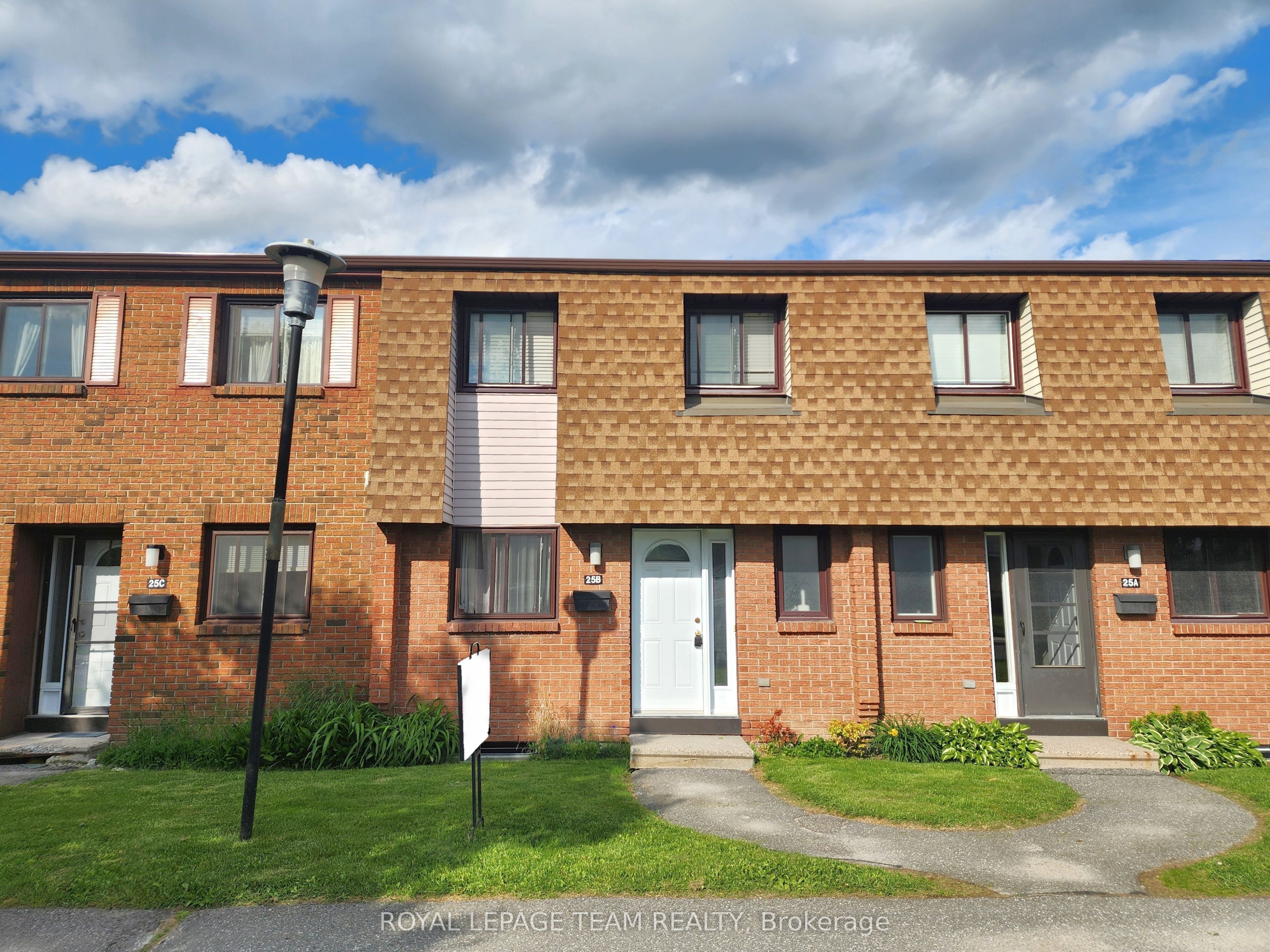 25 Bertona Street B Property Photo 1