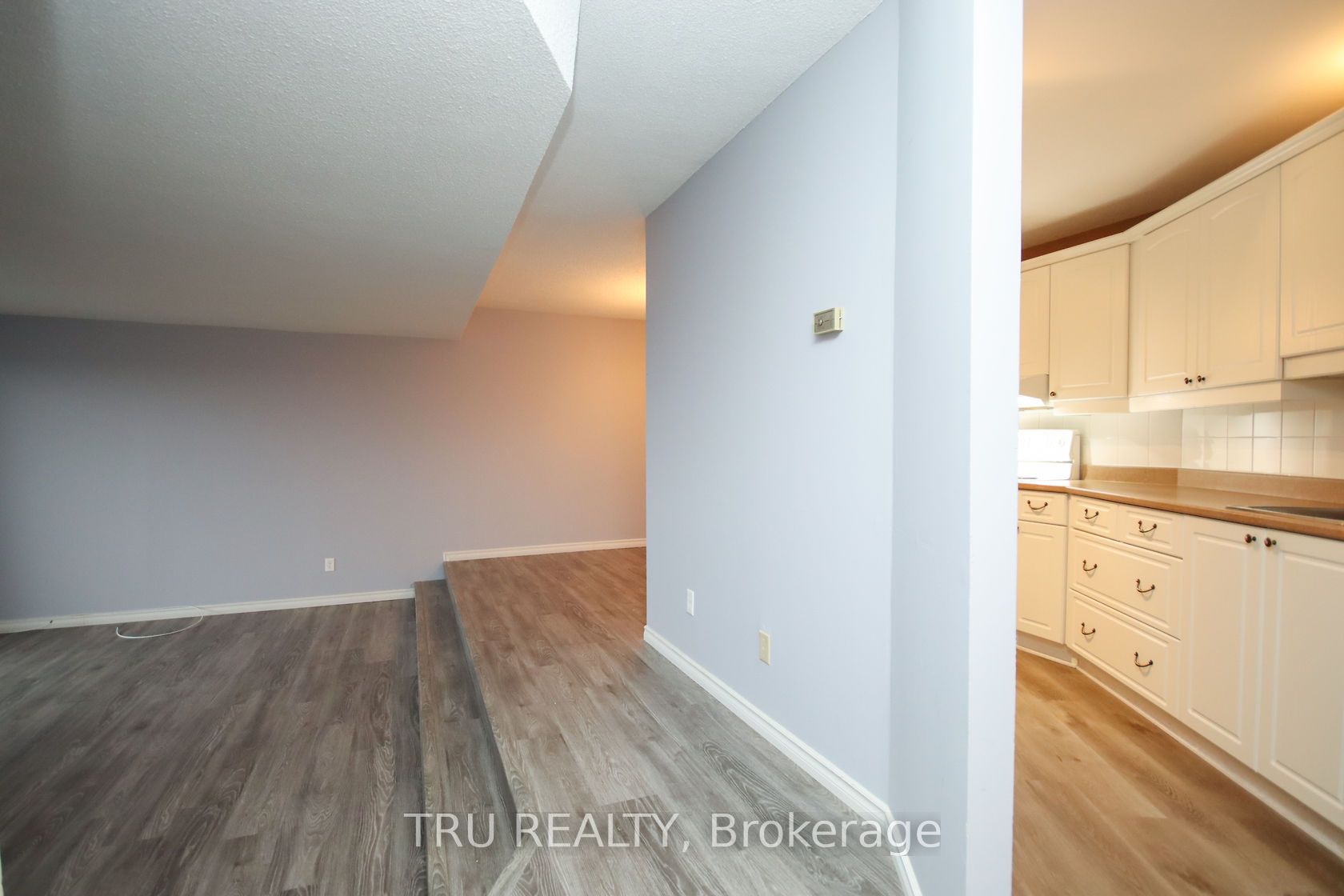 #1604 - 1081 Ambleside Drive Property Photo 7
