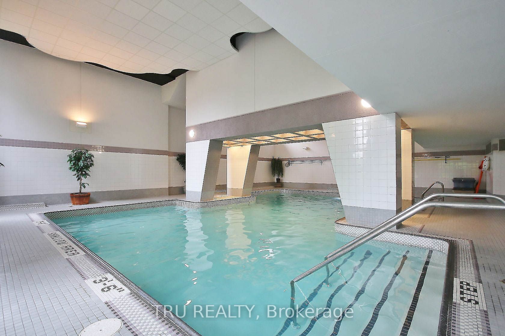 #1604 - 1081 Ambleside Drive Property Photo 38