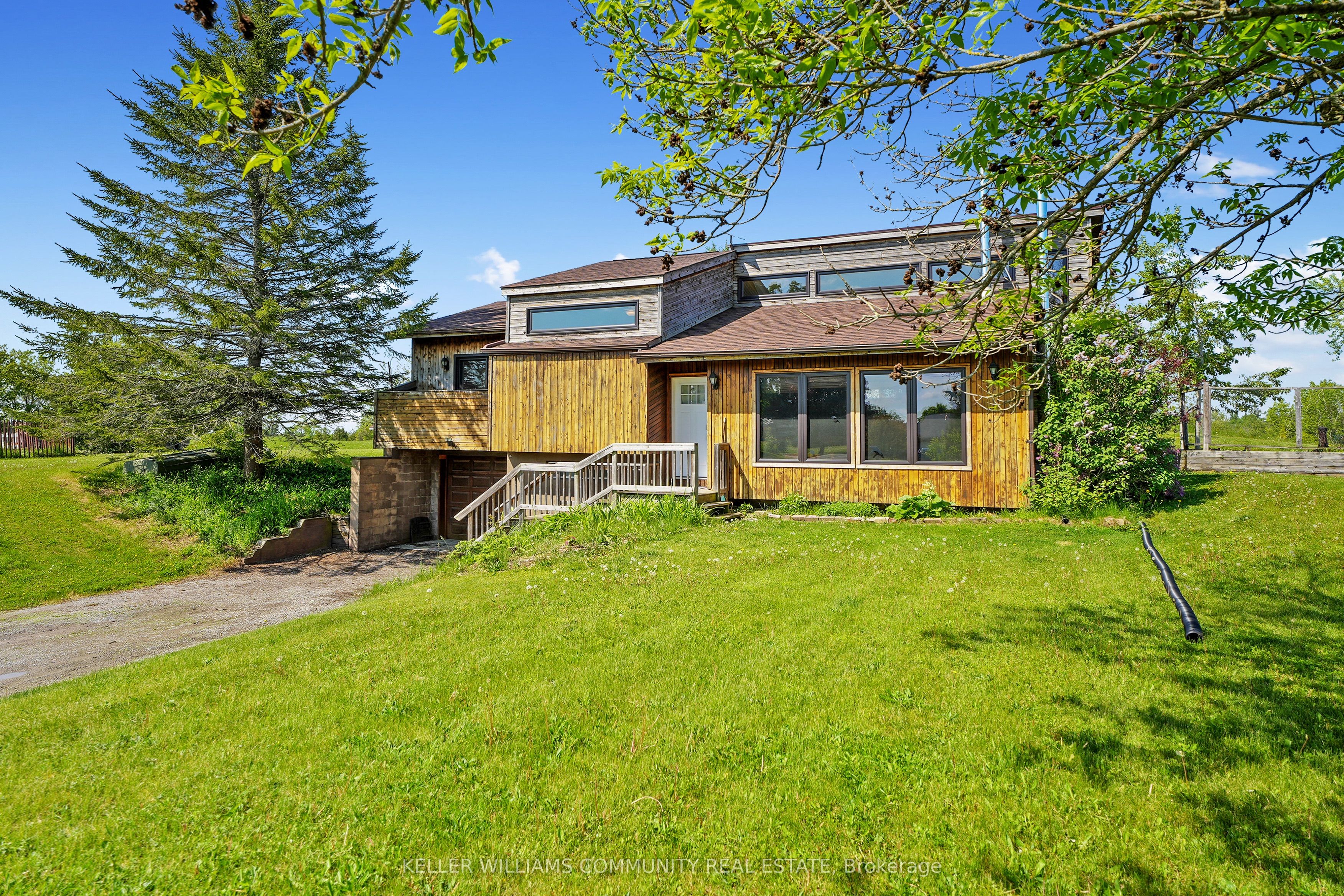 2574 Asphodel 12th Line Property Photo 1