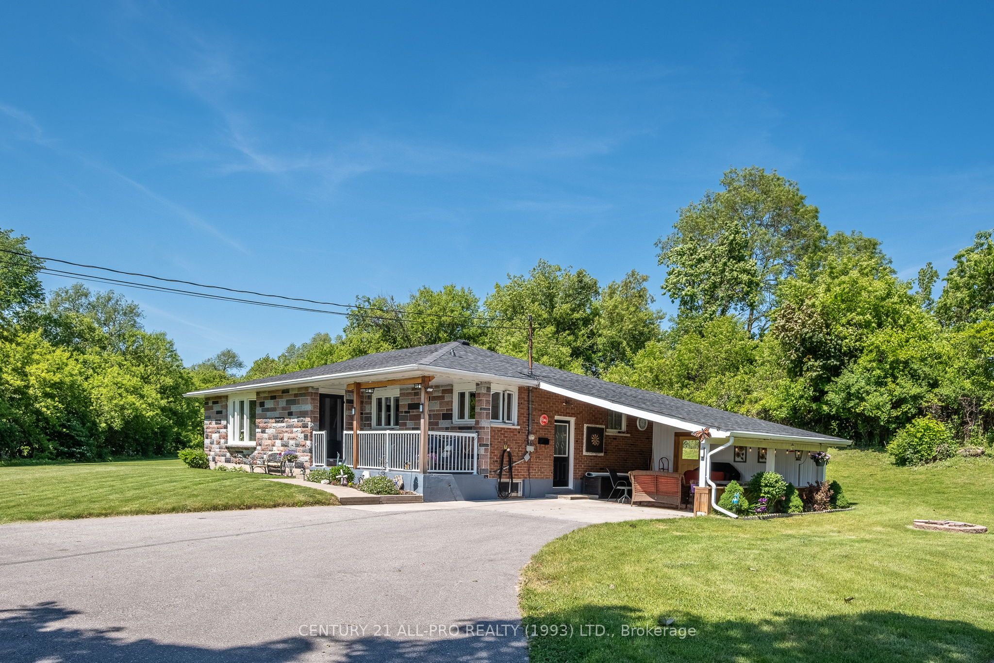 670 William Street Property Photo 3