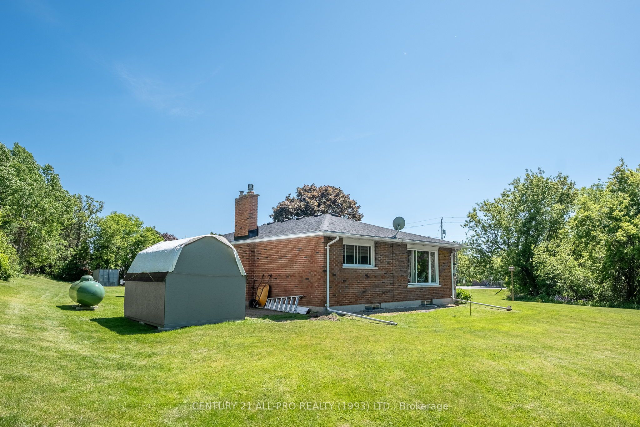 670 William Street Property Photo 14