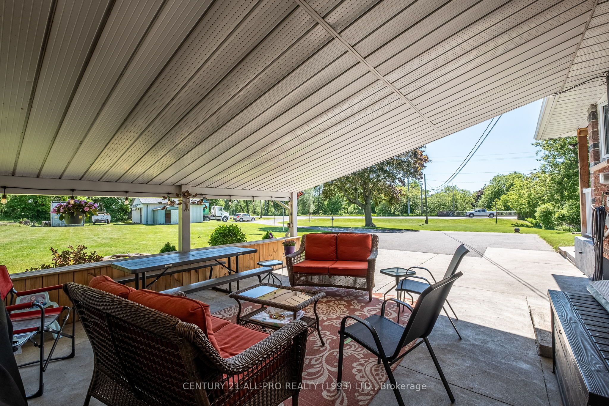 670 William Street Property Photo 15