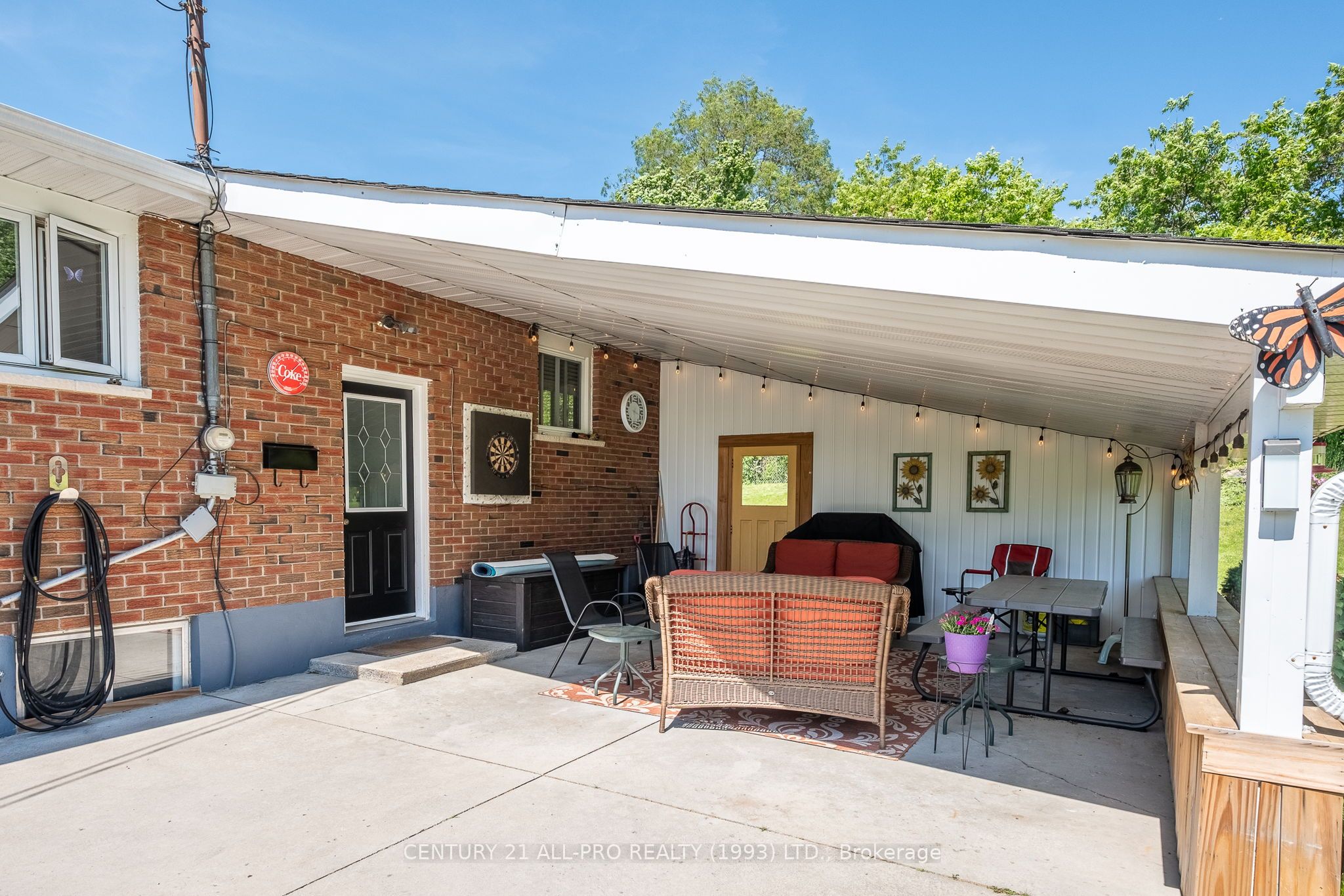 670 William Street Property Photo 17