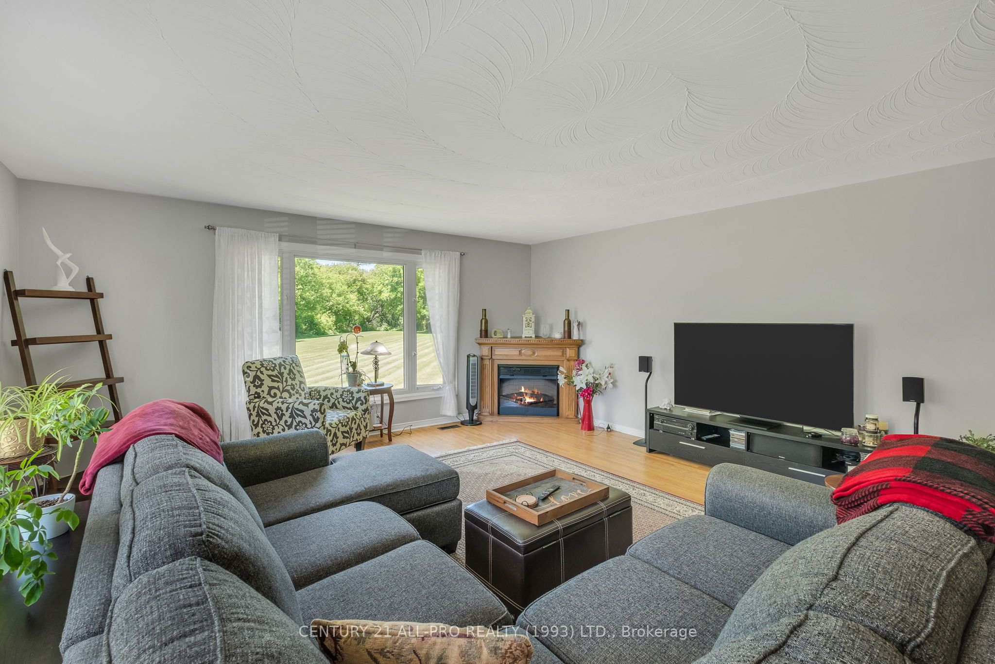 670 William Street Property Photo 19