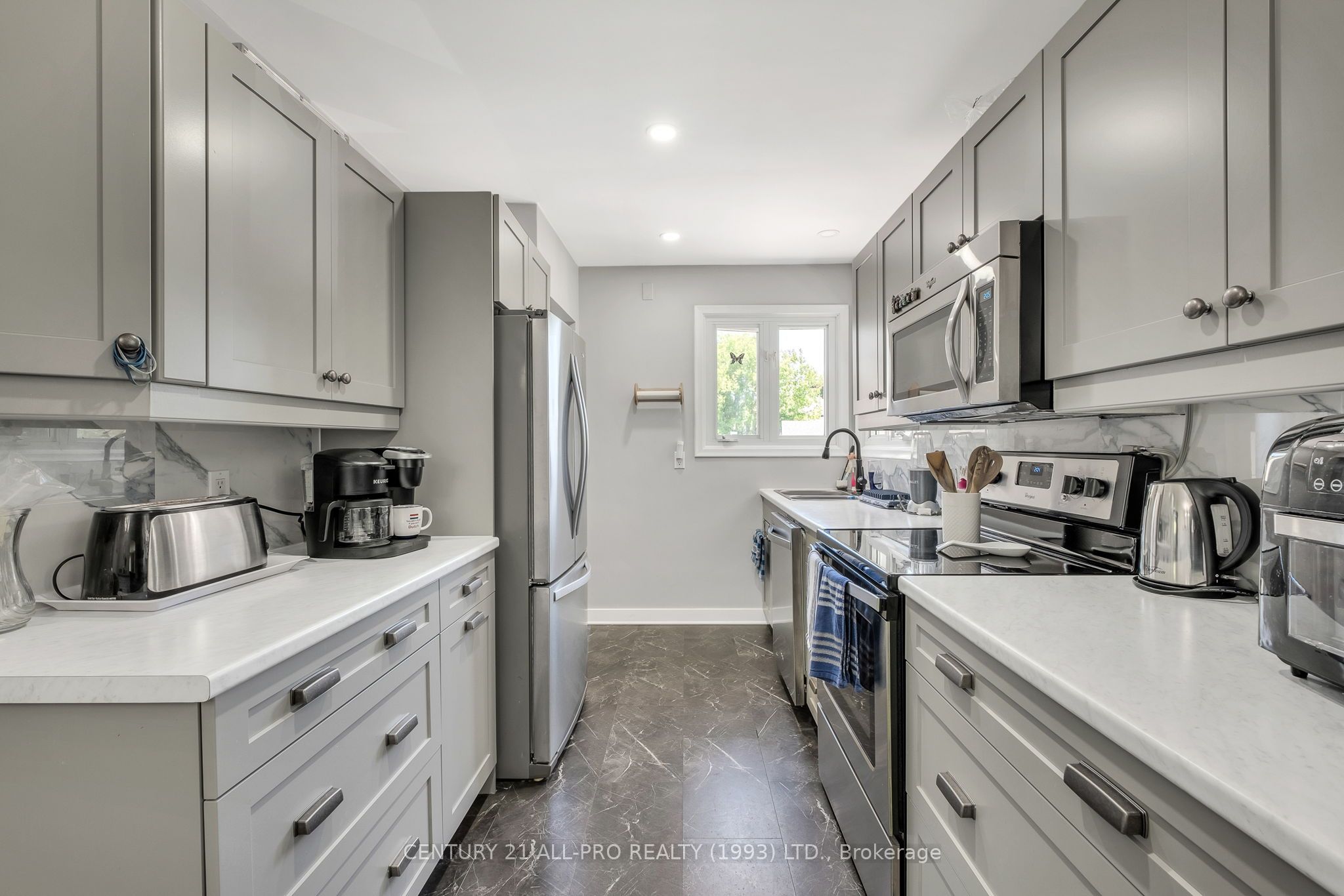 670 William Street Property Photo 25