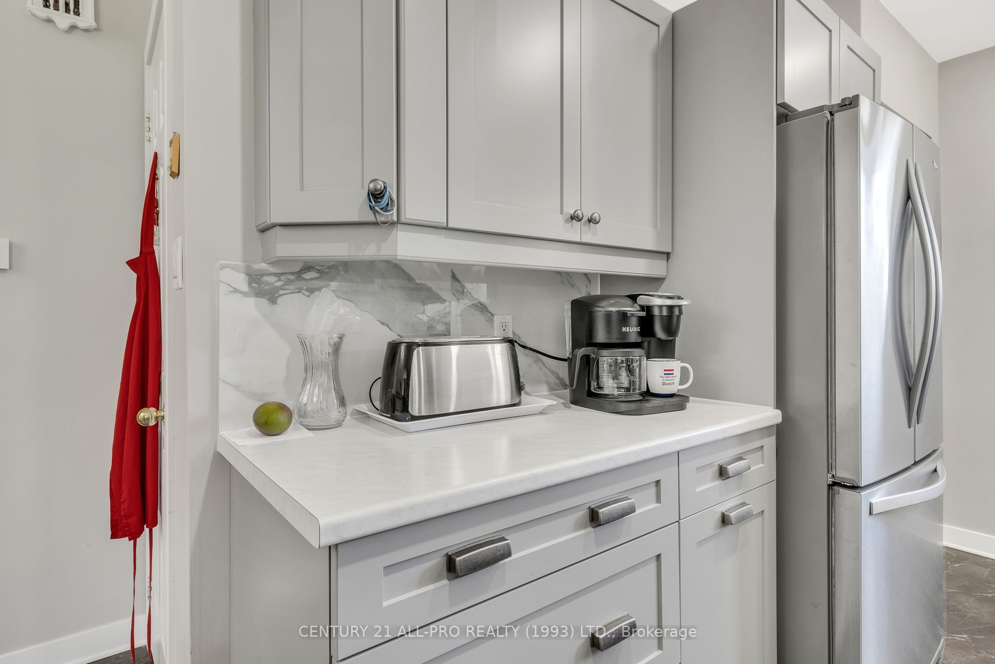 670 William Street Property Photo 26