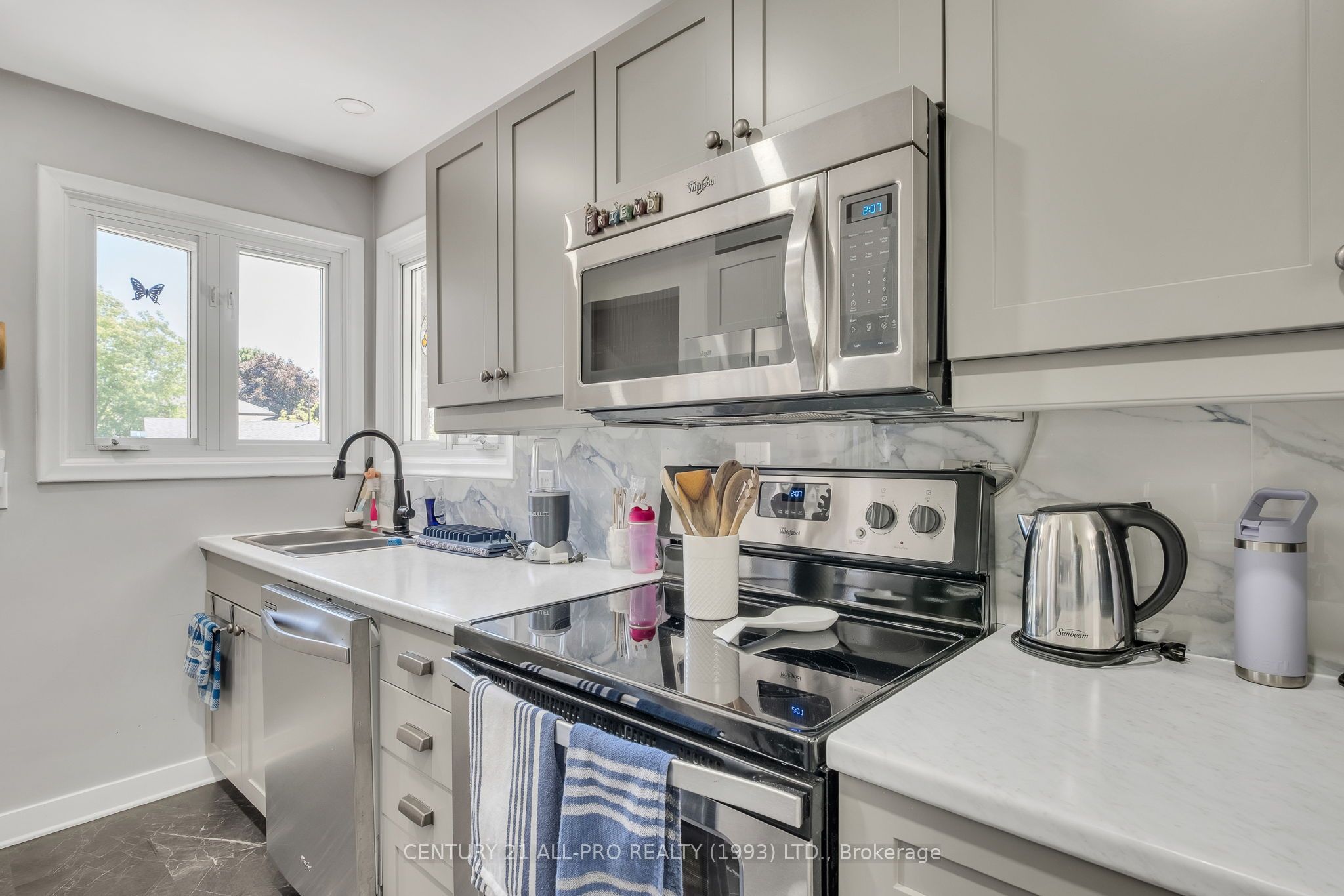 670 William Street Property Photo 27