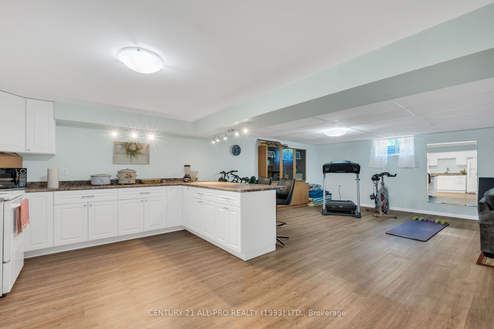 670 William Street Property Photo 34