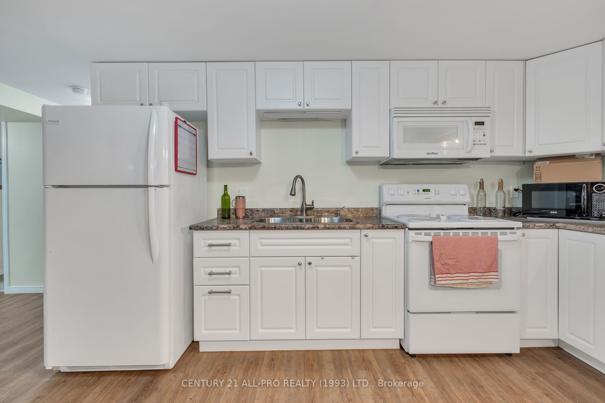 670 William Street Property Photo 36
