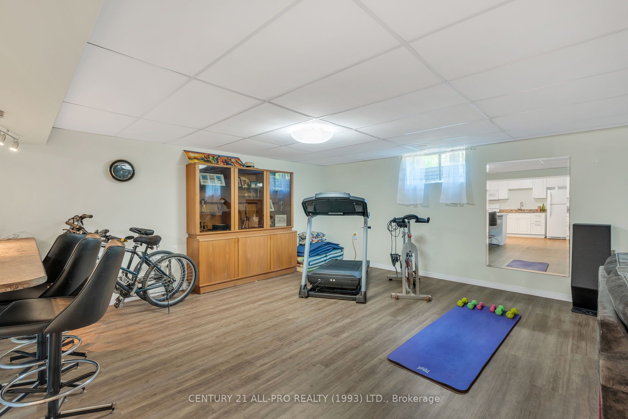 670 William Street Property Photo 38