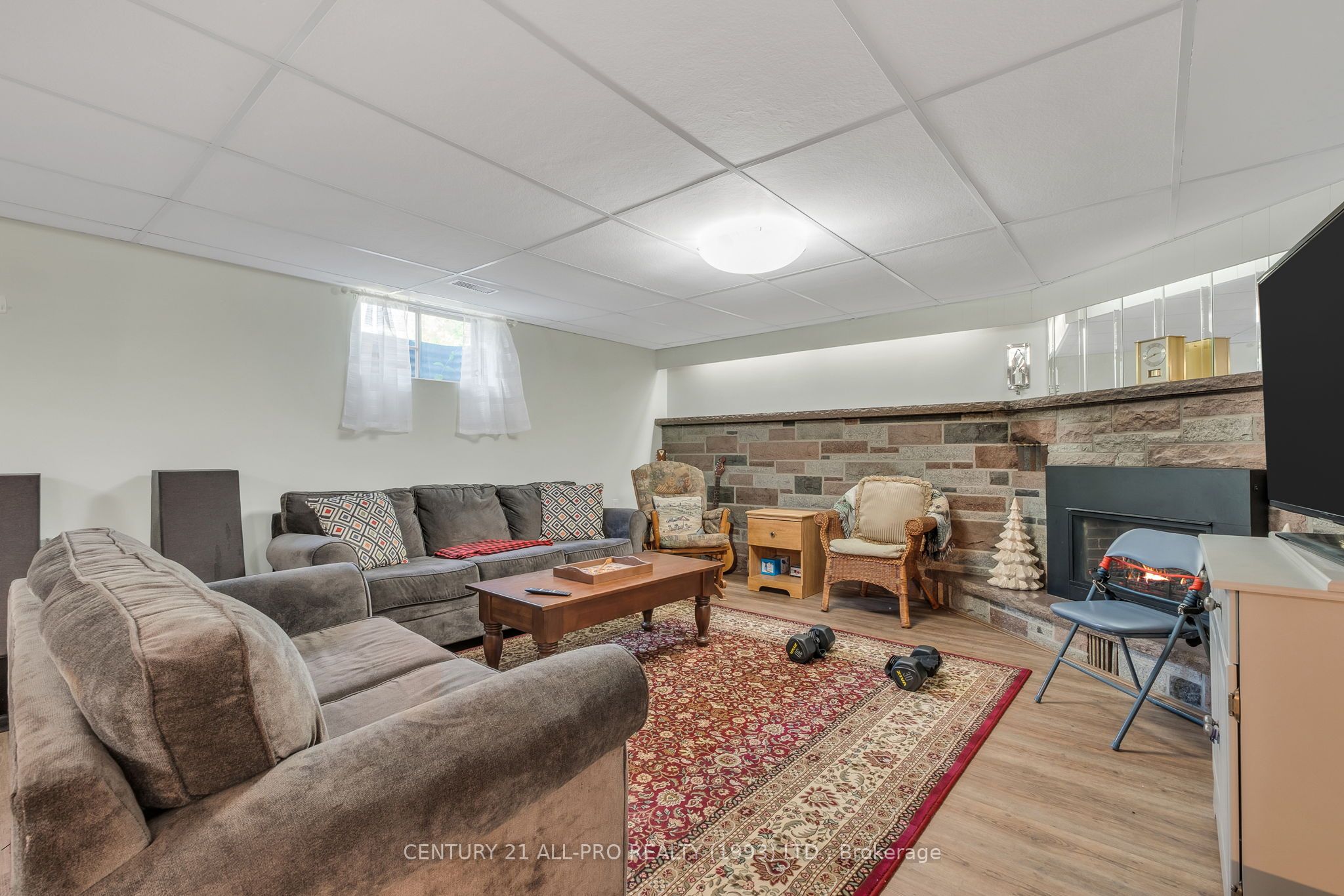 670 William Street Property Photo 40