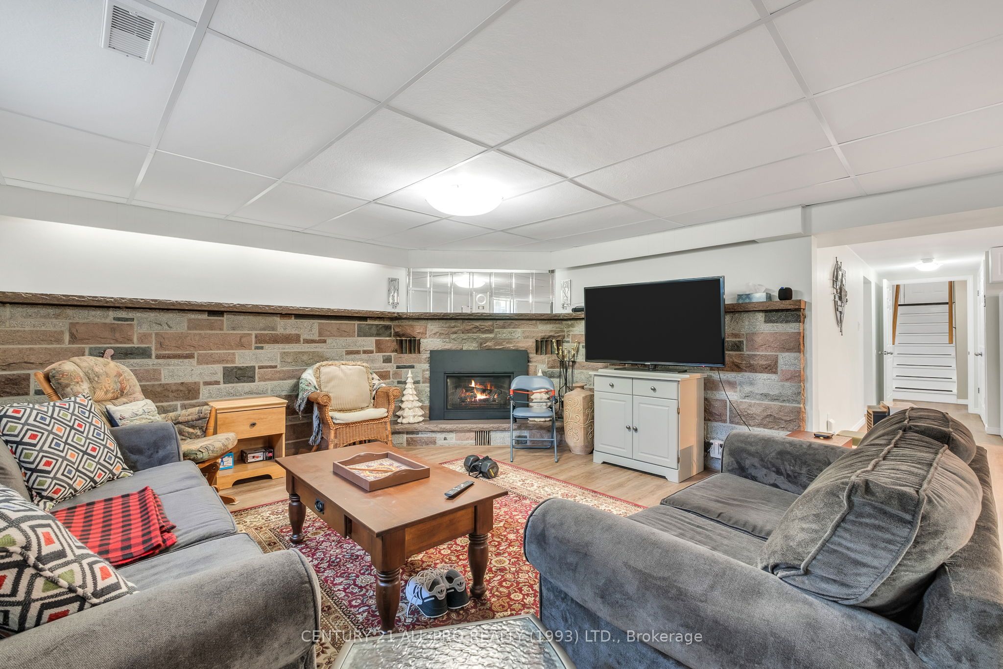 670 William Street Property Photo 42