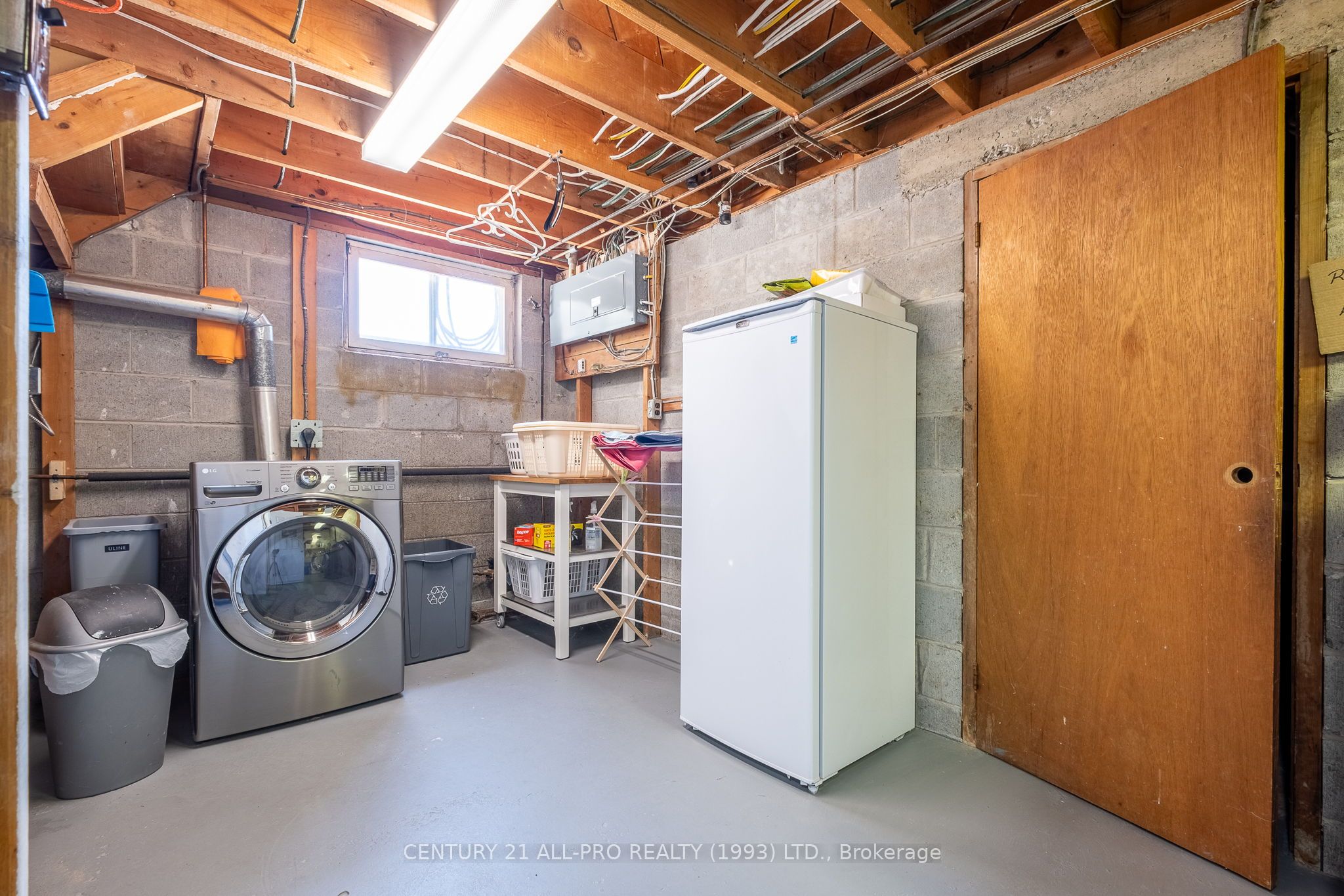 670 William Street Property Photo 46