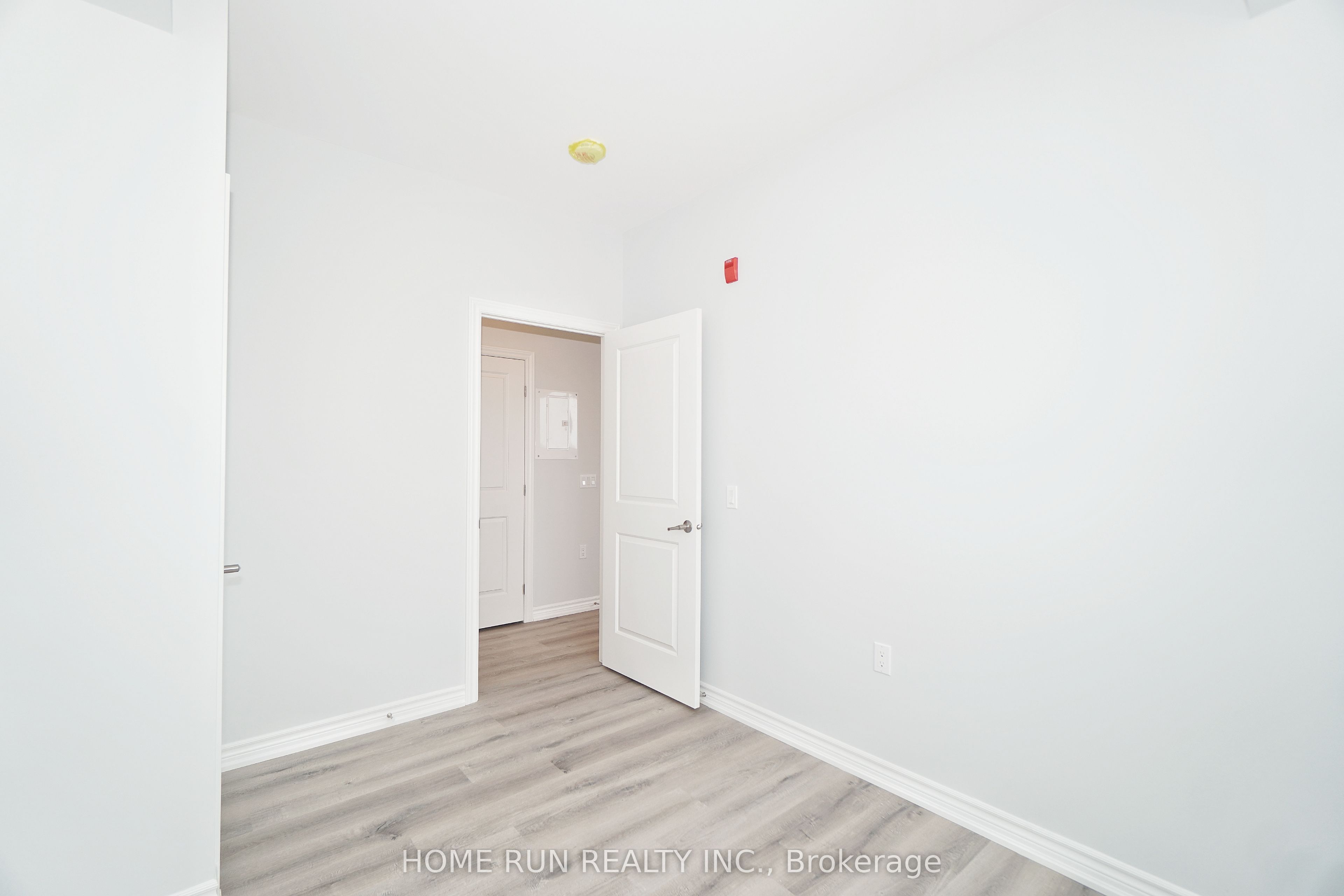 1350 Hemlock Road 511 Property Photo 12