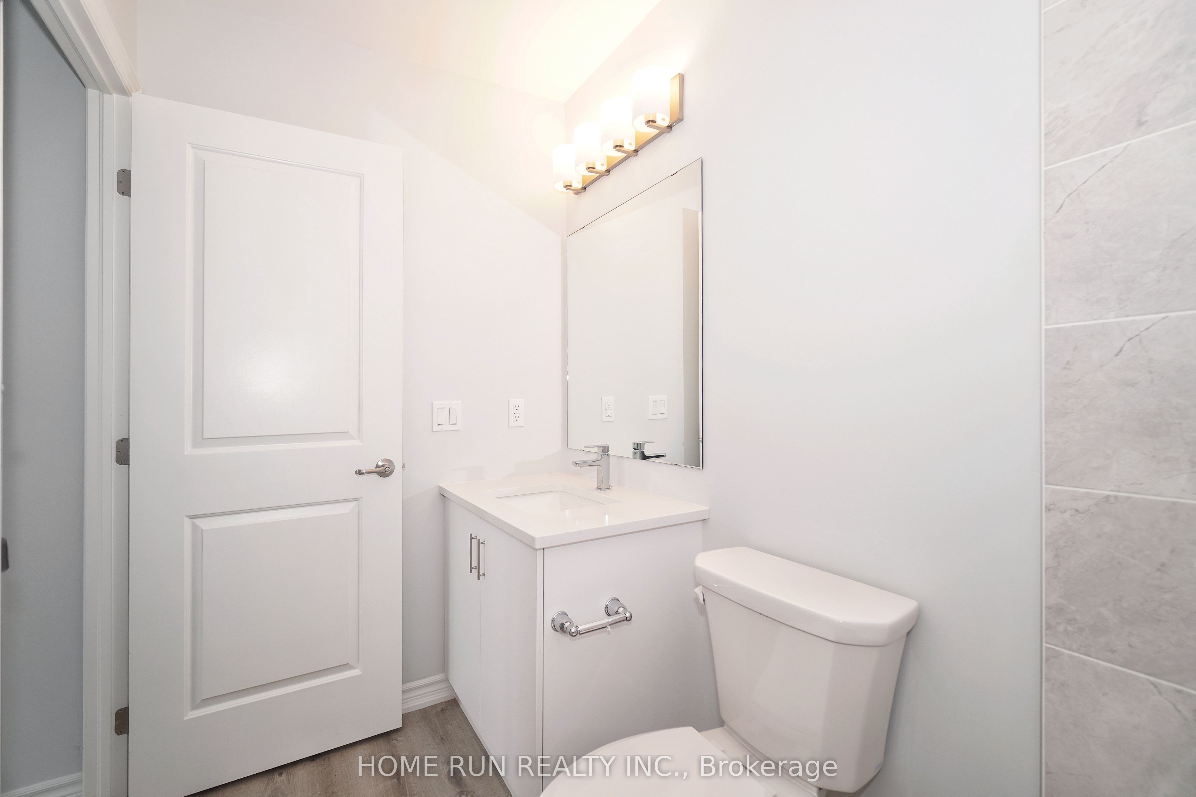 1350 Hemlock Road 511 Property Photo 14