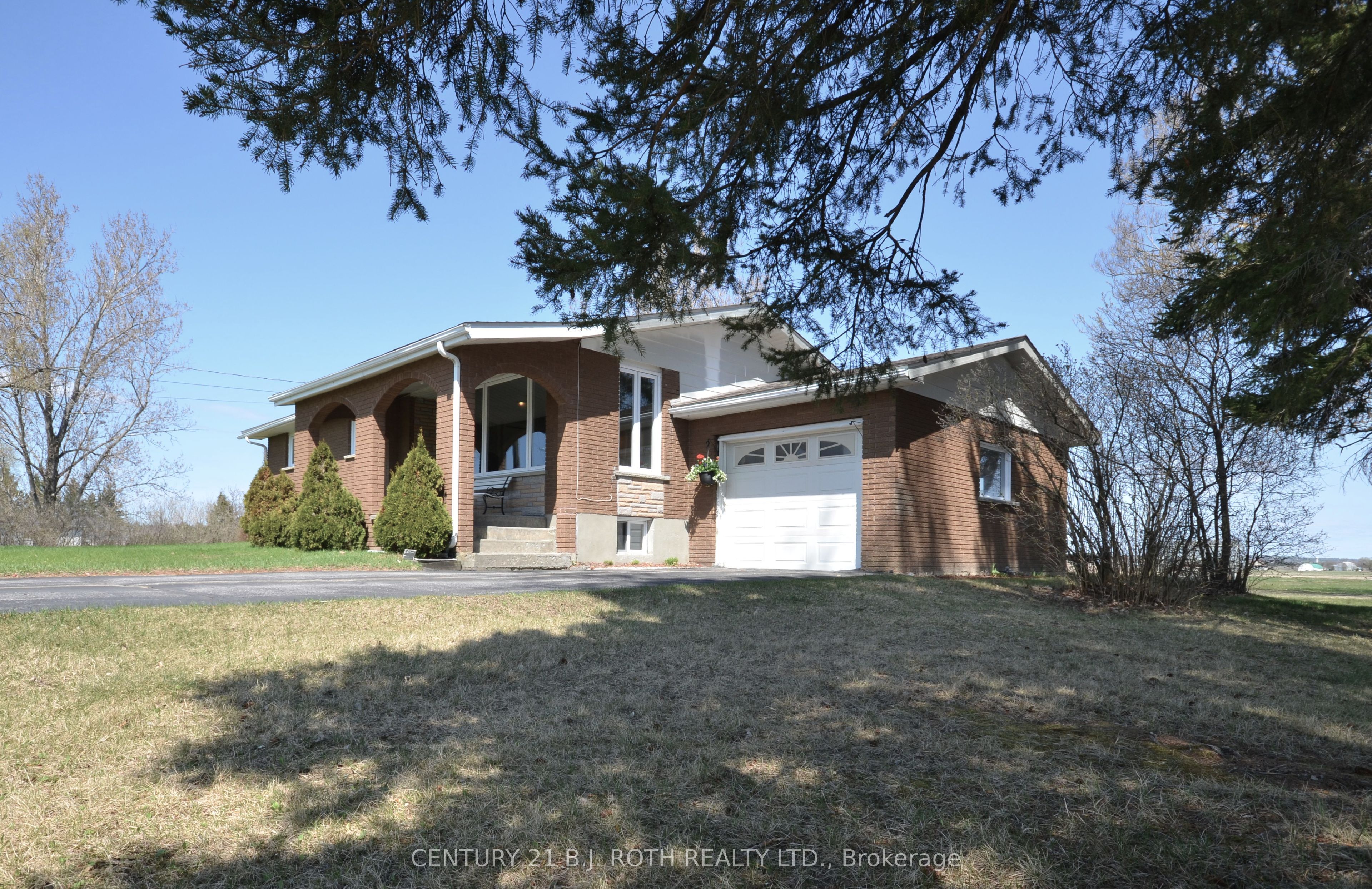 11704 64 Highway Property Photo 1
